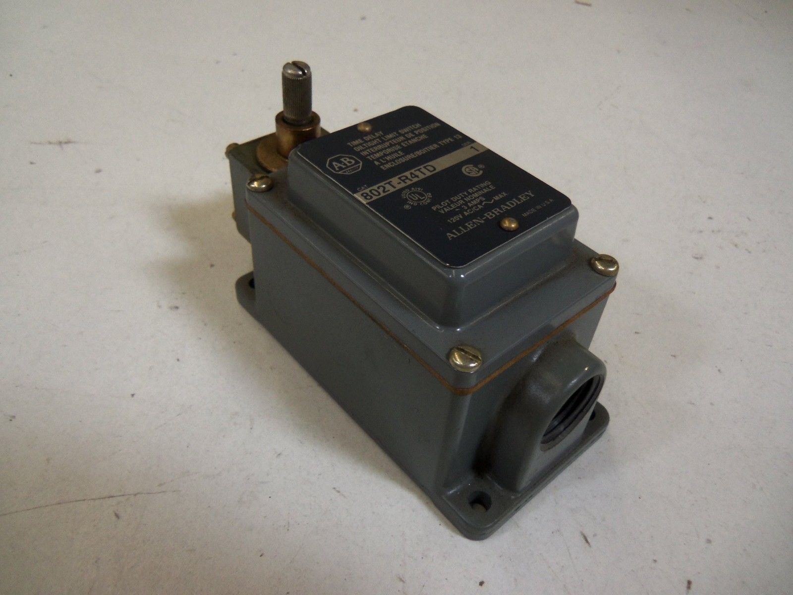 ALLEN BRADLEY TIME DELAY OILTIGHT LIMIT SWITCH 802T-R4TD SERIES 1 *USED*