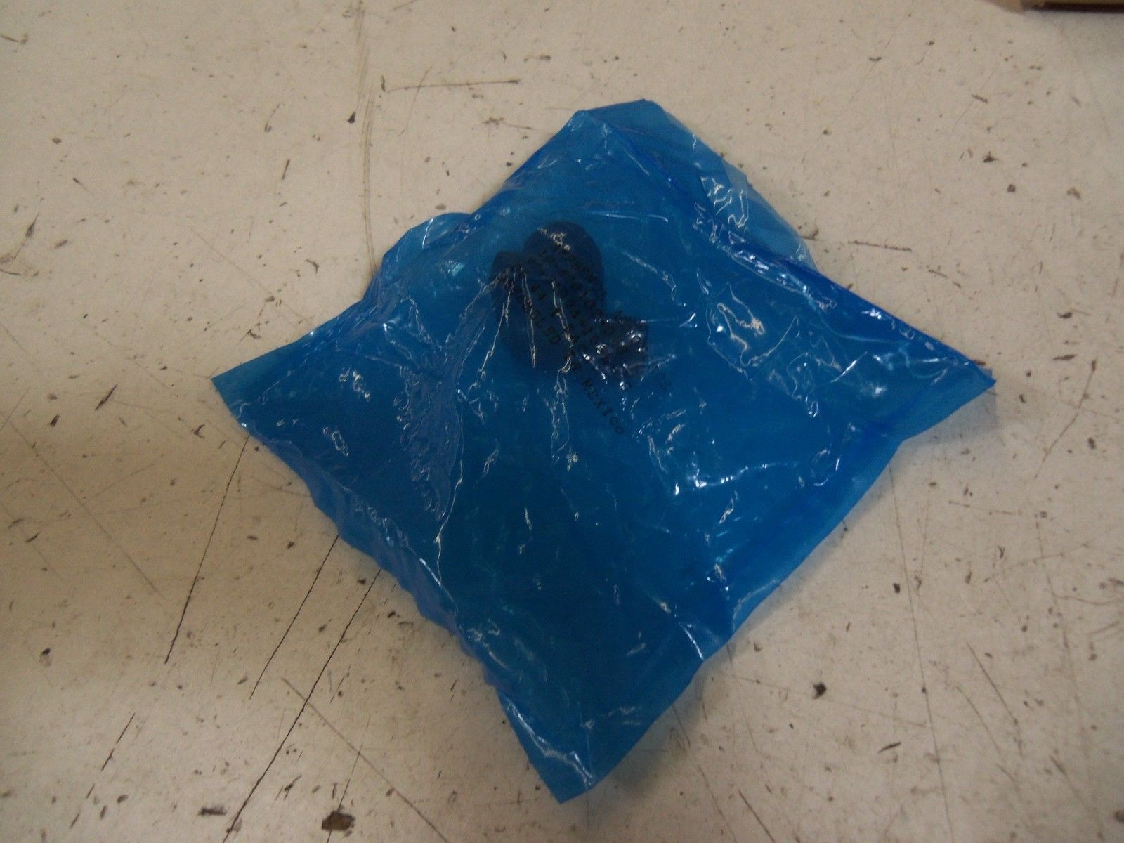 AMPHENOL 10-820102-03S *NEW IN BAG*