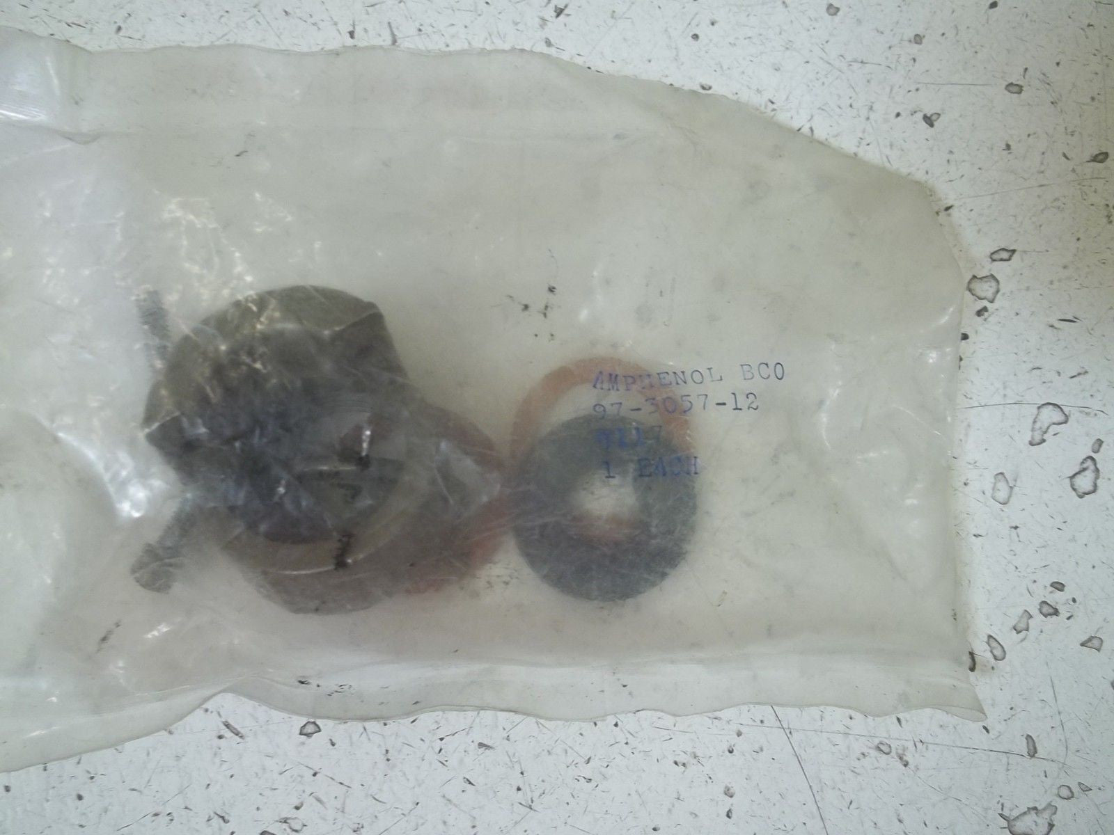 AMPHENOL 97-3057-12 CONNECTOR *FACTORY BAG*