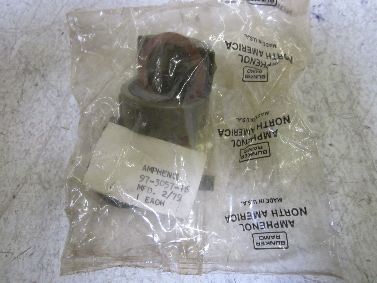AMPHENOL 97-3057-16 CONNECTOR * NEW IN FACTORY BAG *