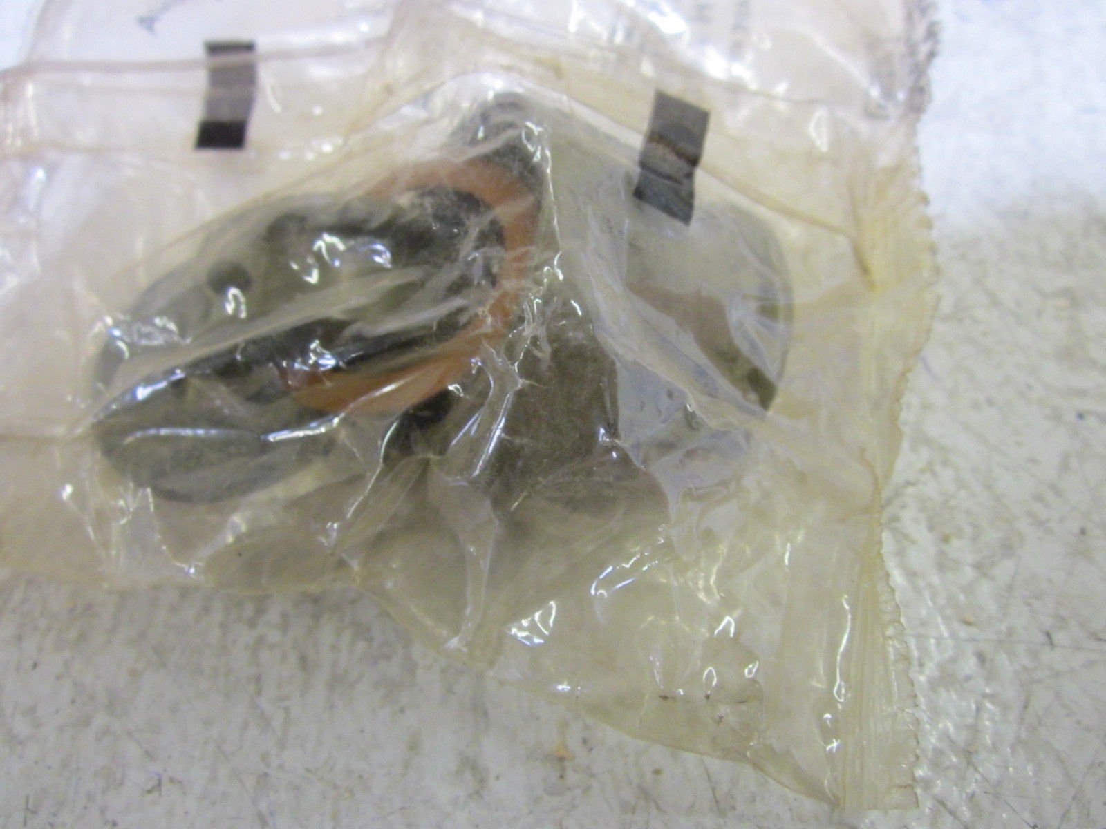 AMPHENOL 97-3057-16 CONNECTOR * NEW IN FACTORY BAG *
