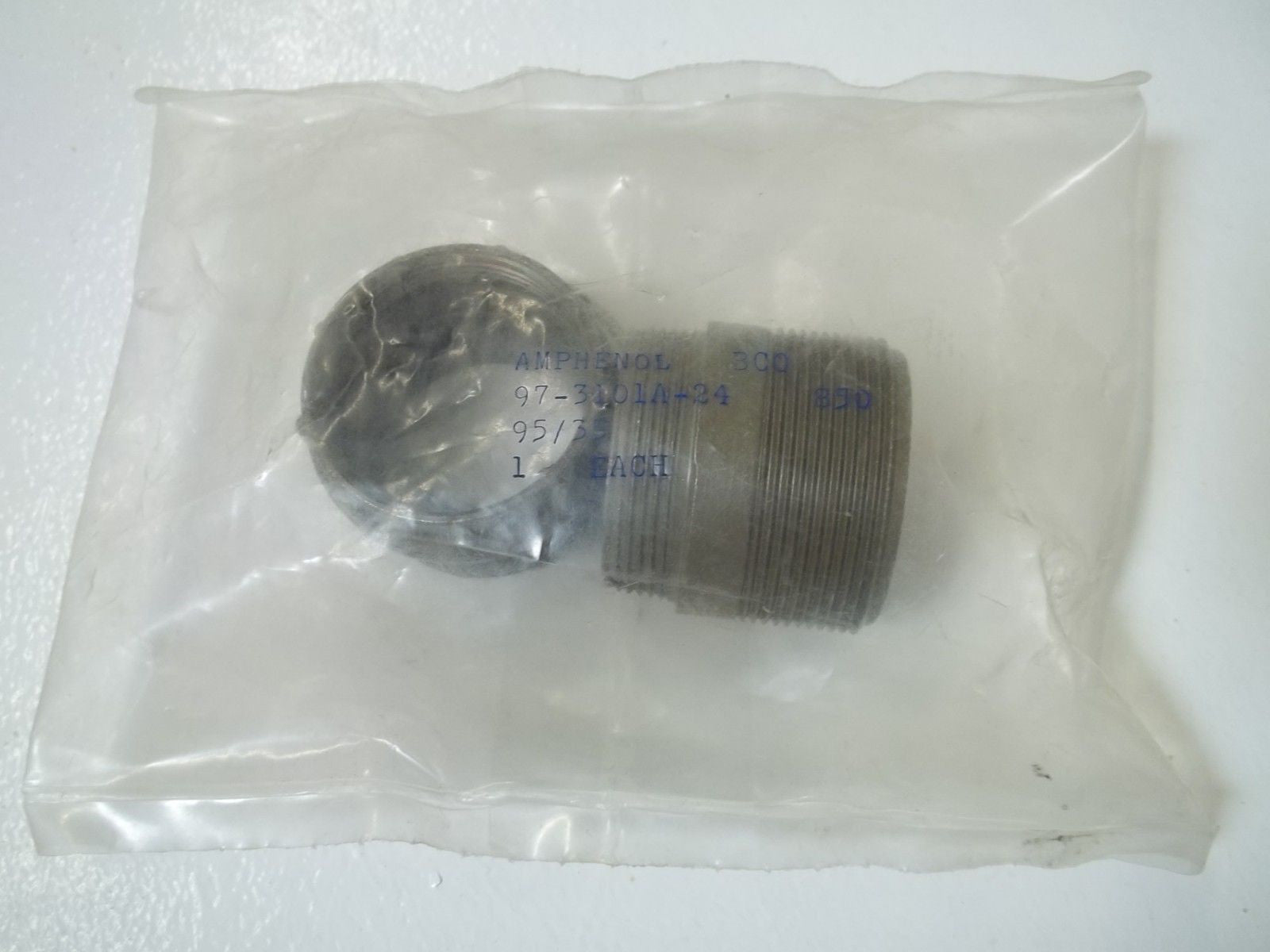 AMPHENOL 97-3101A-24 PLUG *NEW IN A FACTORY BAG*