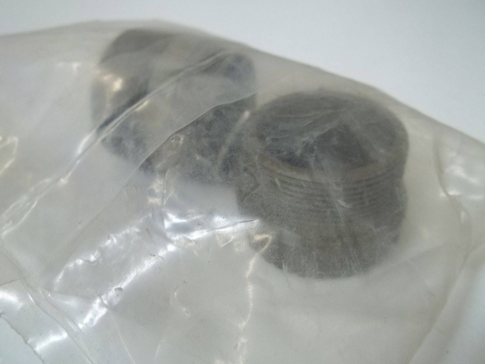 AMPHENOL 97-3101A-24 PLUG *NEW IN A FACTORY BAG*