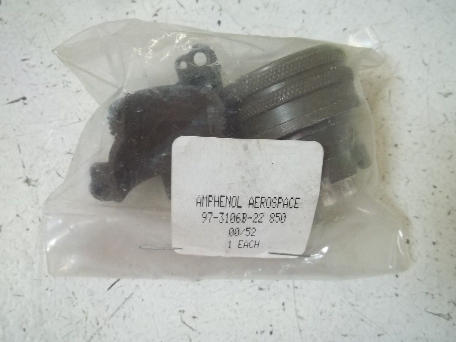 AMPHENOL 97-3106B-22 CONNECTOR *FACTORY BAG*