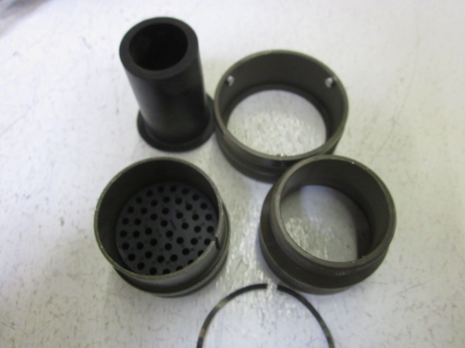 AMPHENOL GTC06AF-32-73PW w/ no pins NSNP