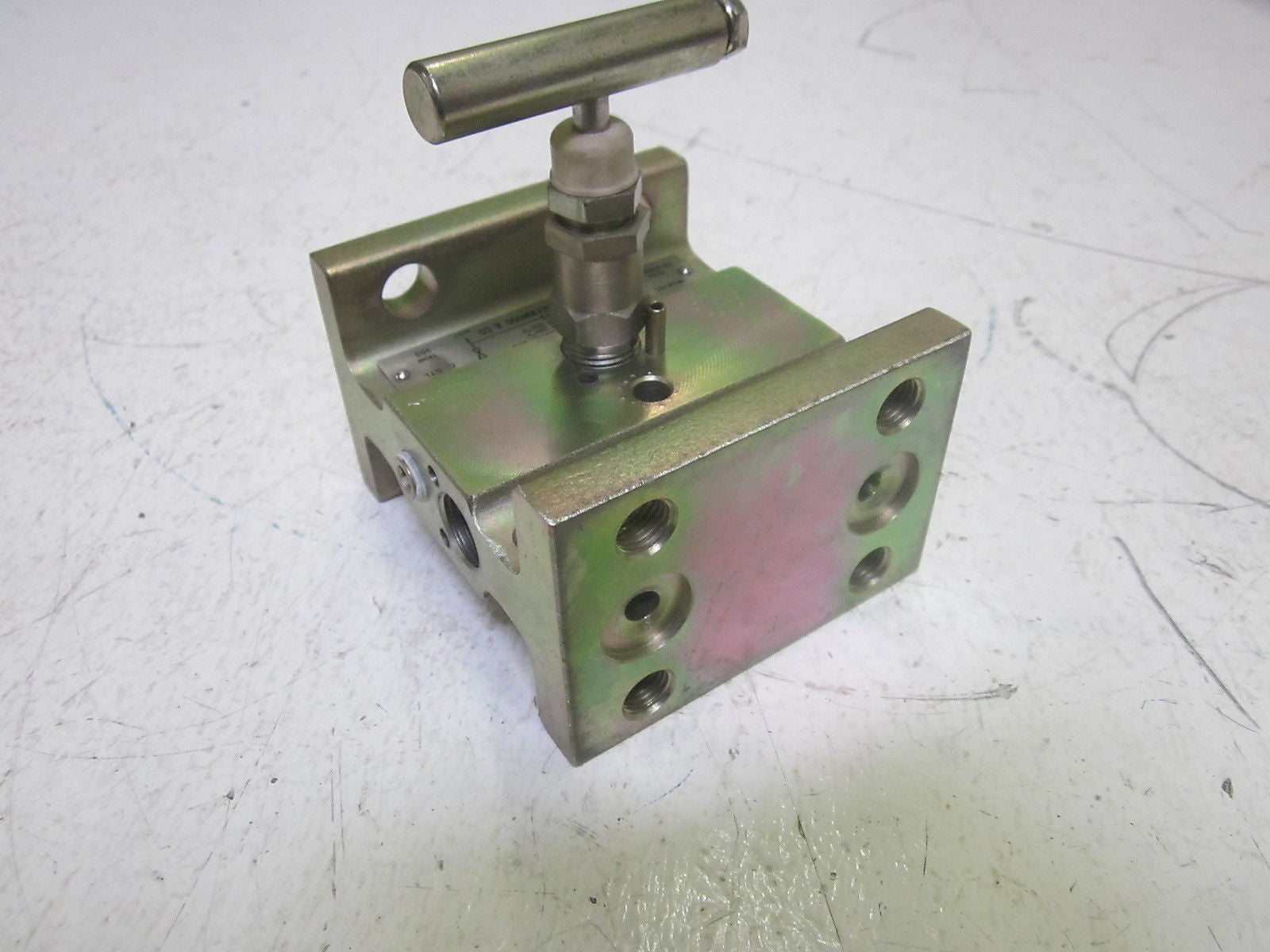 ANDERSON, GREENWOOD CO. M4AVIC MANIFOLD 02-2565-540 *USED*