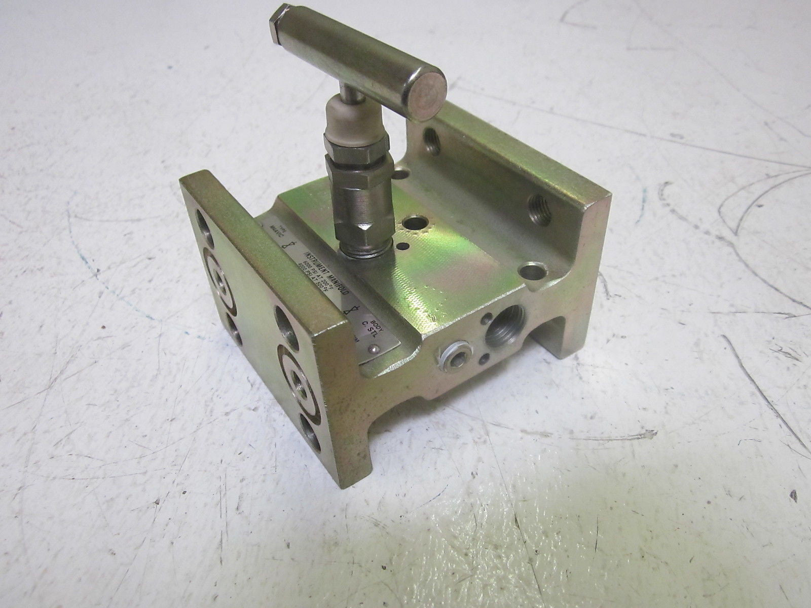 ANDERSON, GREENWOOD CO. M4AVIC MANIFOLD 02-2565-540 *USED*