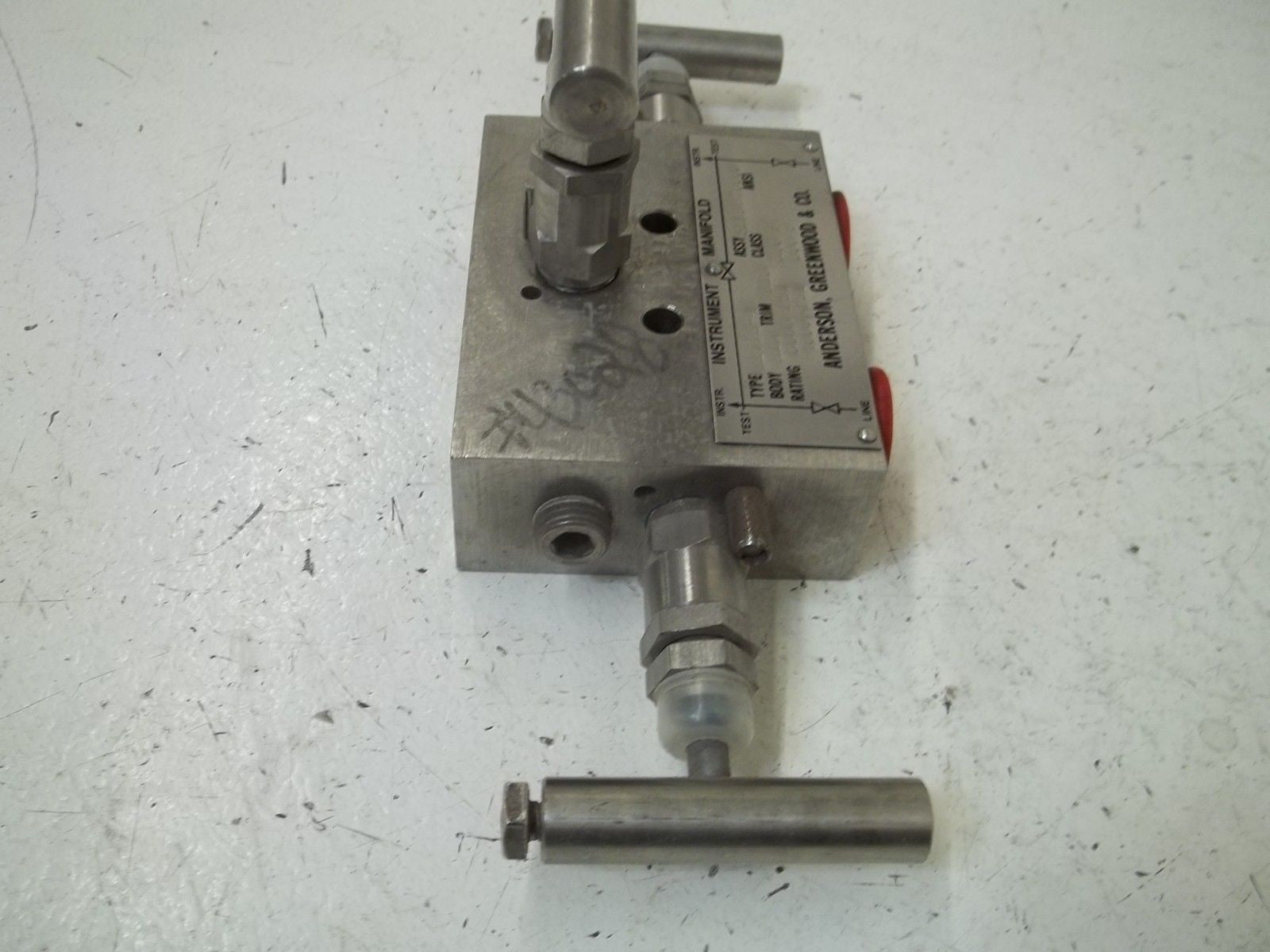 ANDERSON GREENWOOD M1VIS-4 INSTRUMENT MANIFOLD *NEW NO BOX*
