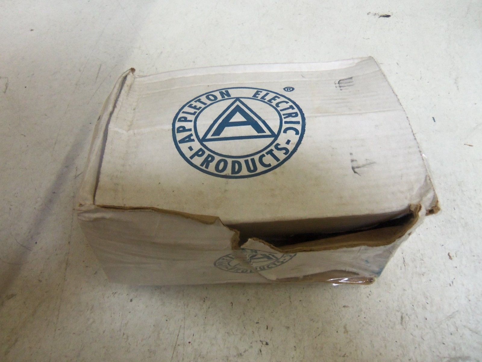 APPLETON EYF-125 CONDUIT *NEW IN BOX*