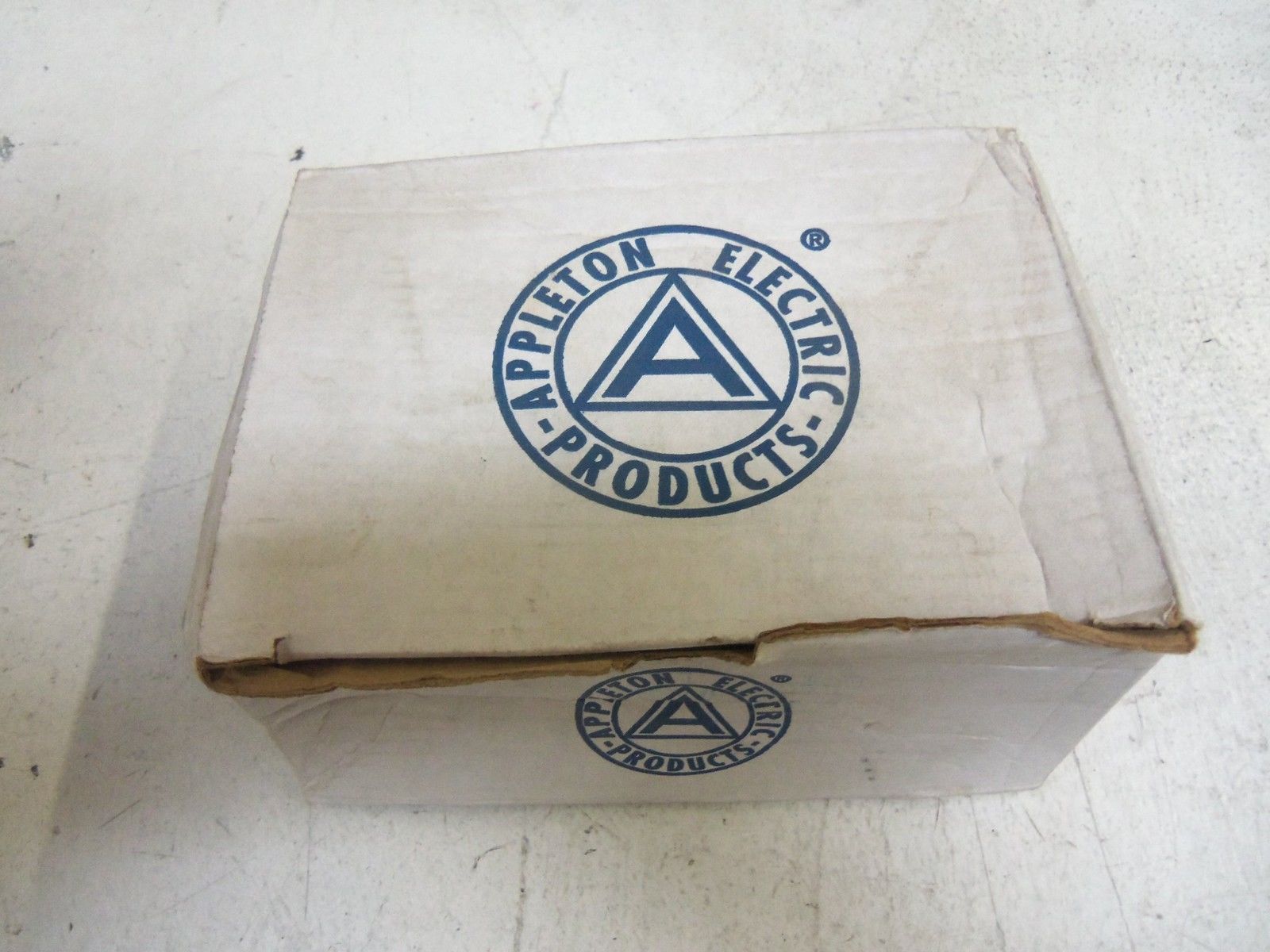 APPLETON EYM-150 CONDUIT *NEW IN BOX*