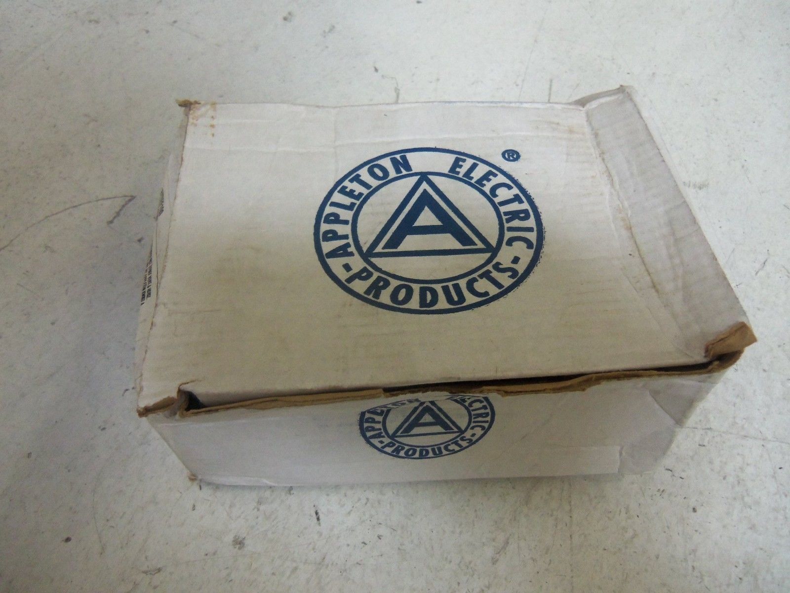 APPLETON EYSEF100 CONDUIT *NEW IN BOX*