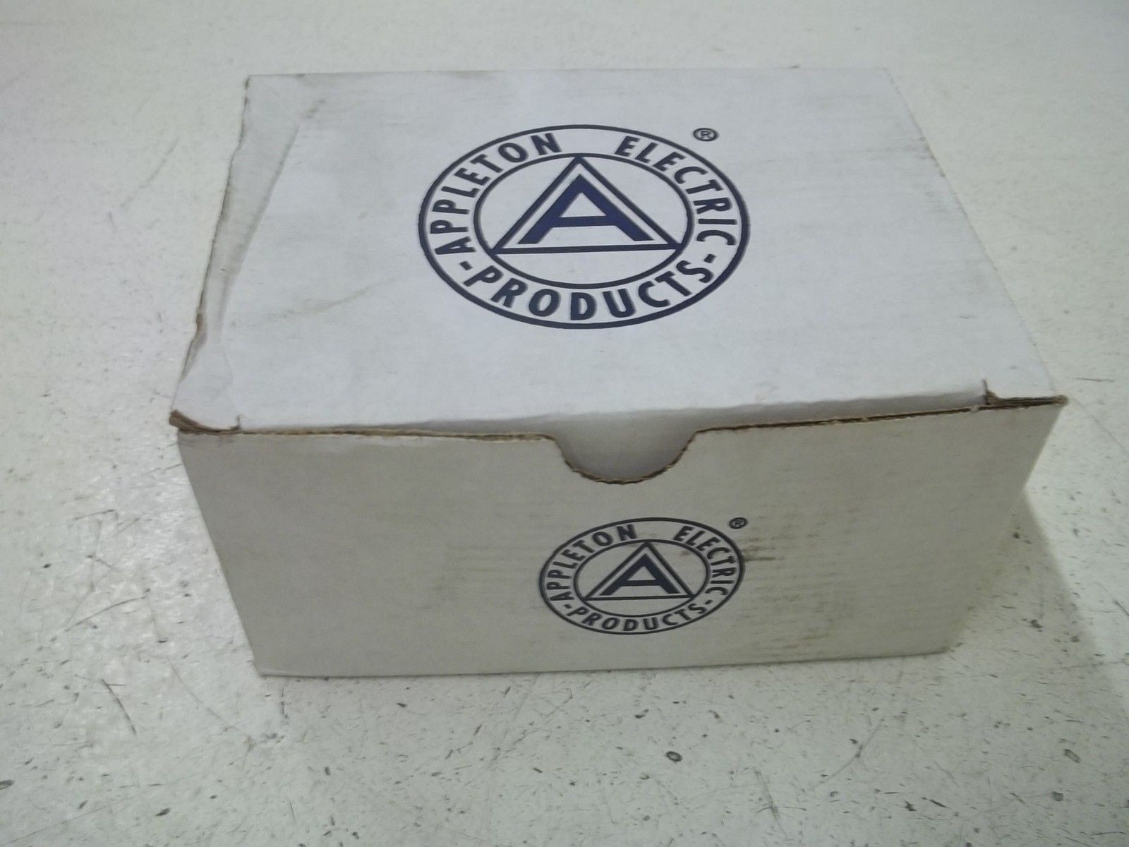 APPLETON FDC-1-75 3/4" MALL IRON *NEW IN BOX*
