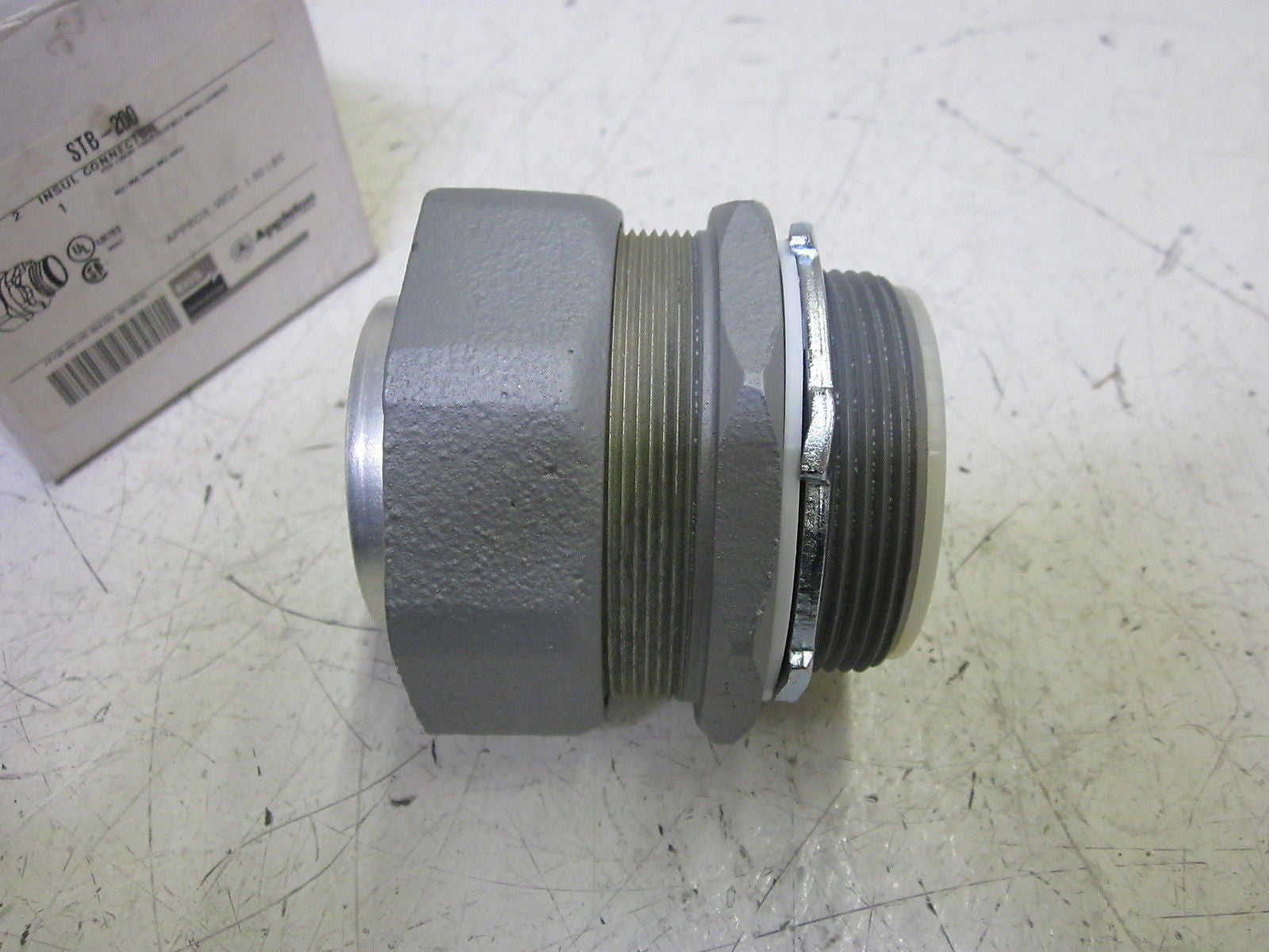 APPLETON STB-200 INSUL CONNECTOR 2" *NEW IN BOX*