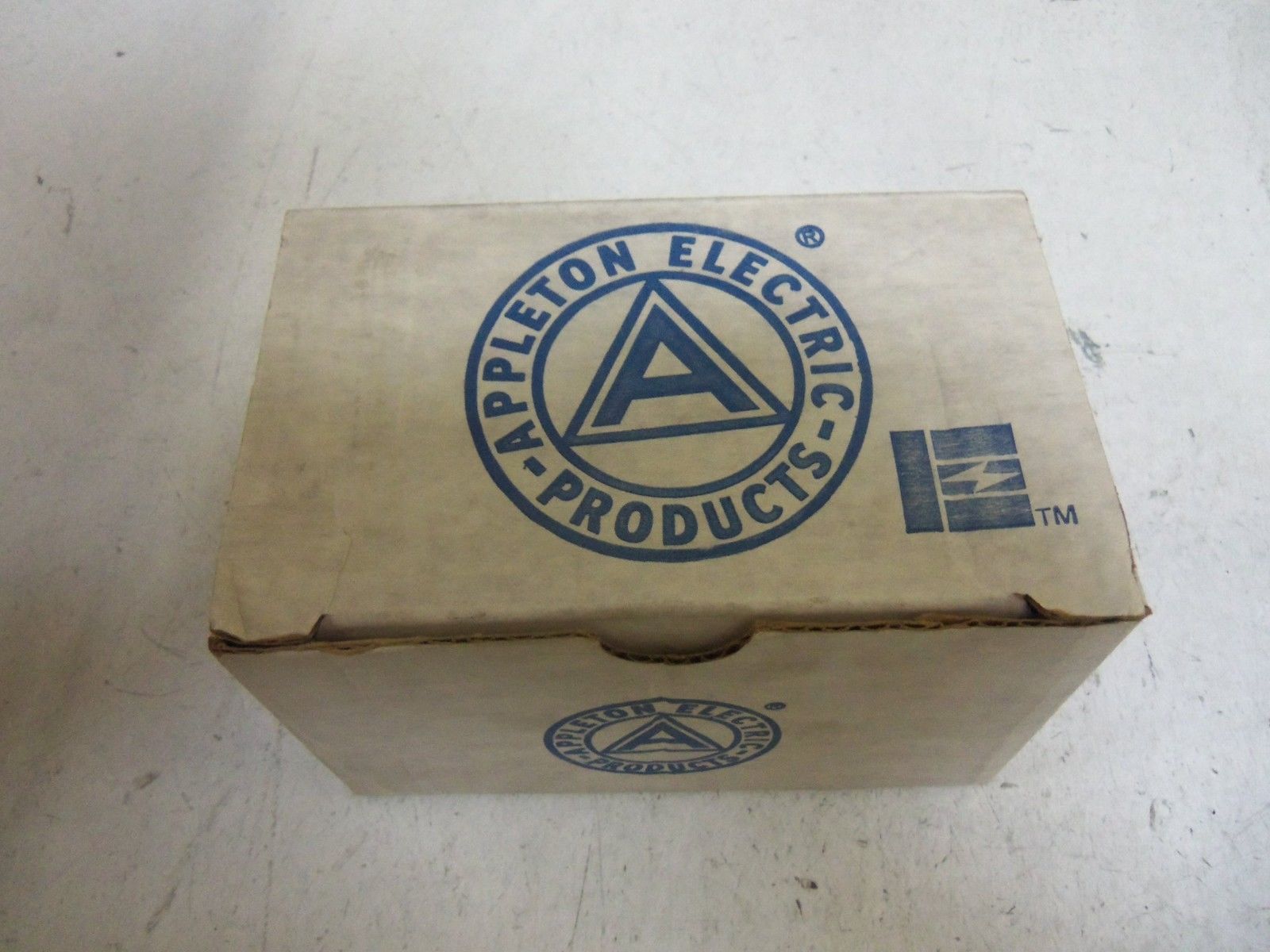 APPLETON STB-45200 CONDUIT *NEW IN BOX*