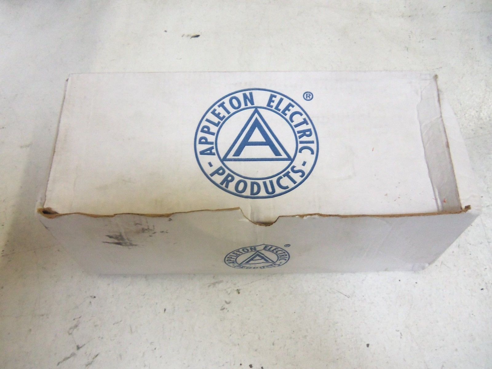 APPLETON TB200-M CONDUIT *NEW IN BOX*
