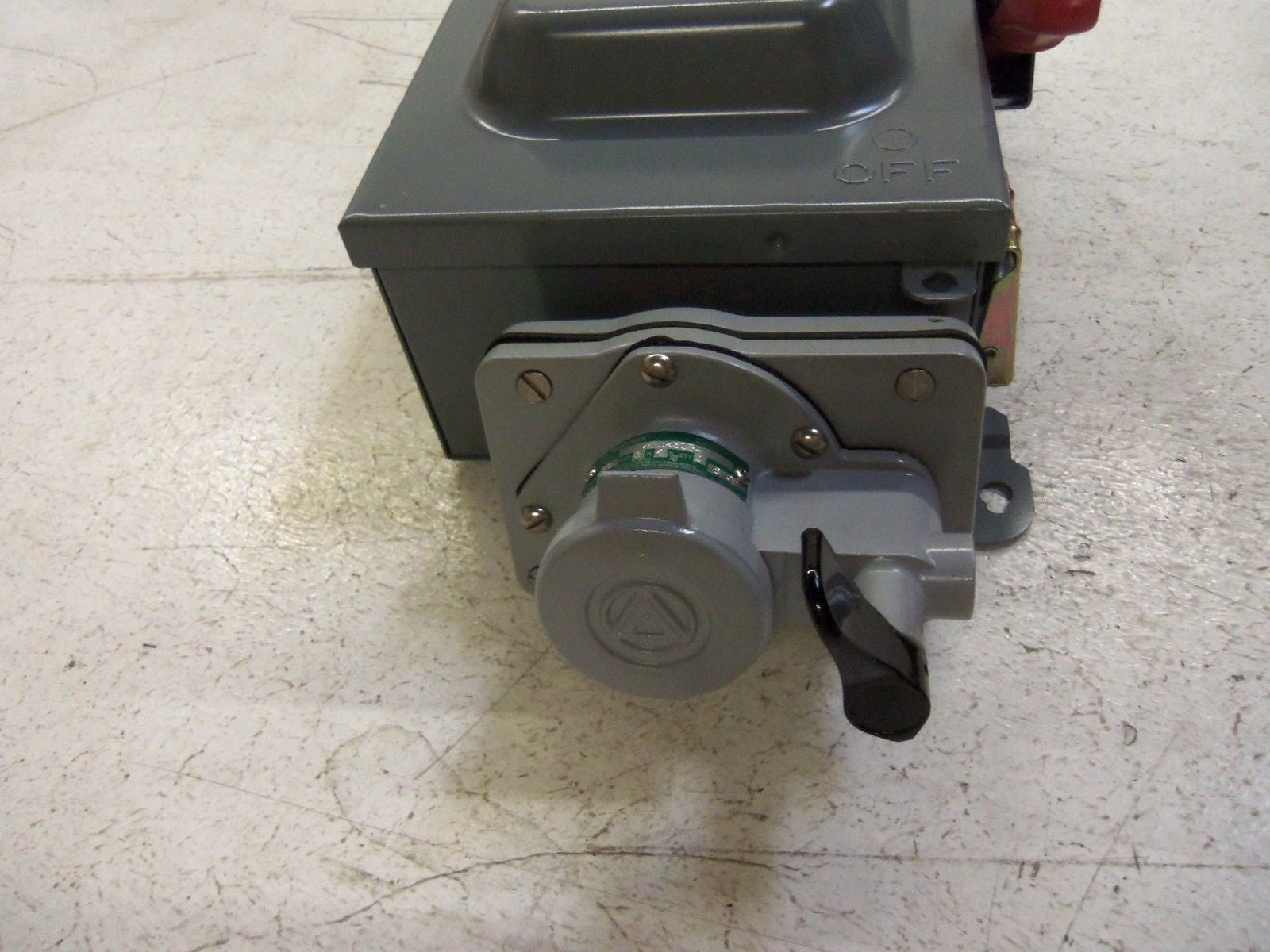 APPLETON WSRD3352SQ DISCONNECT WITH RECEPTACLE *NEW IN BOX*