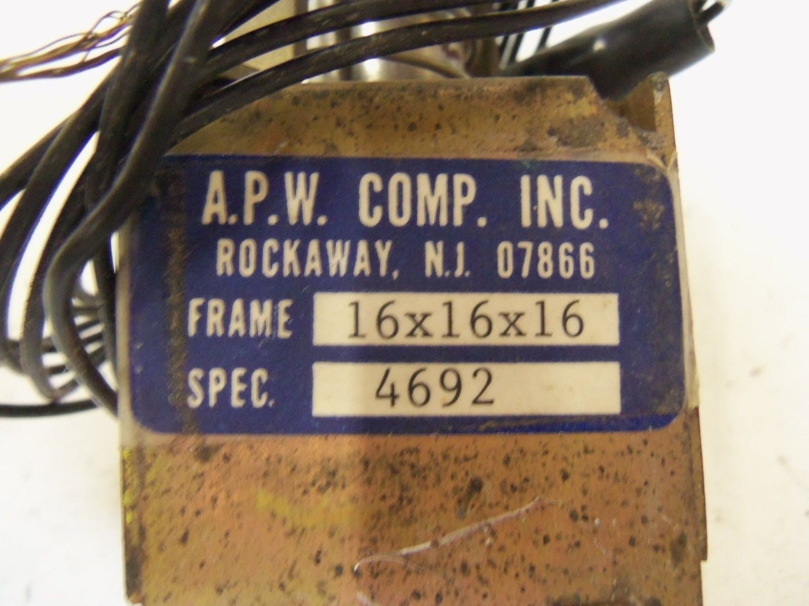 A.P.W. COM INC. 4692 *USED*