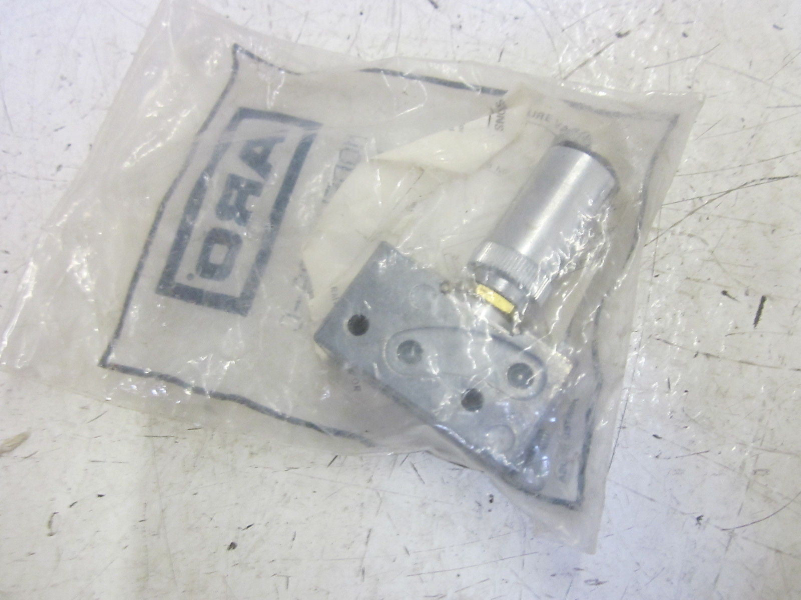 ARO 206-C MINIATURE VALVE  *NEW IN A FACTORY BAG*