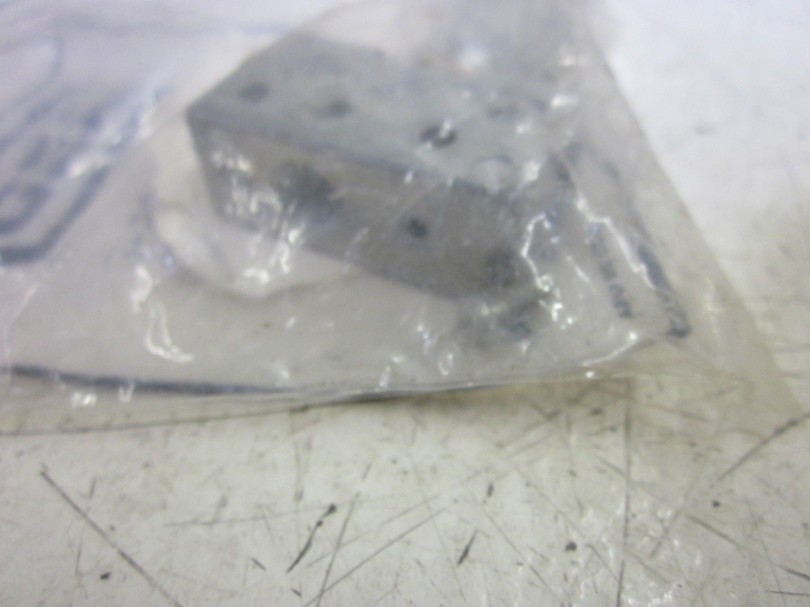 ARO 206-C MINIATURE VALVE  *NEW IN A FACTORY BAG*