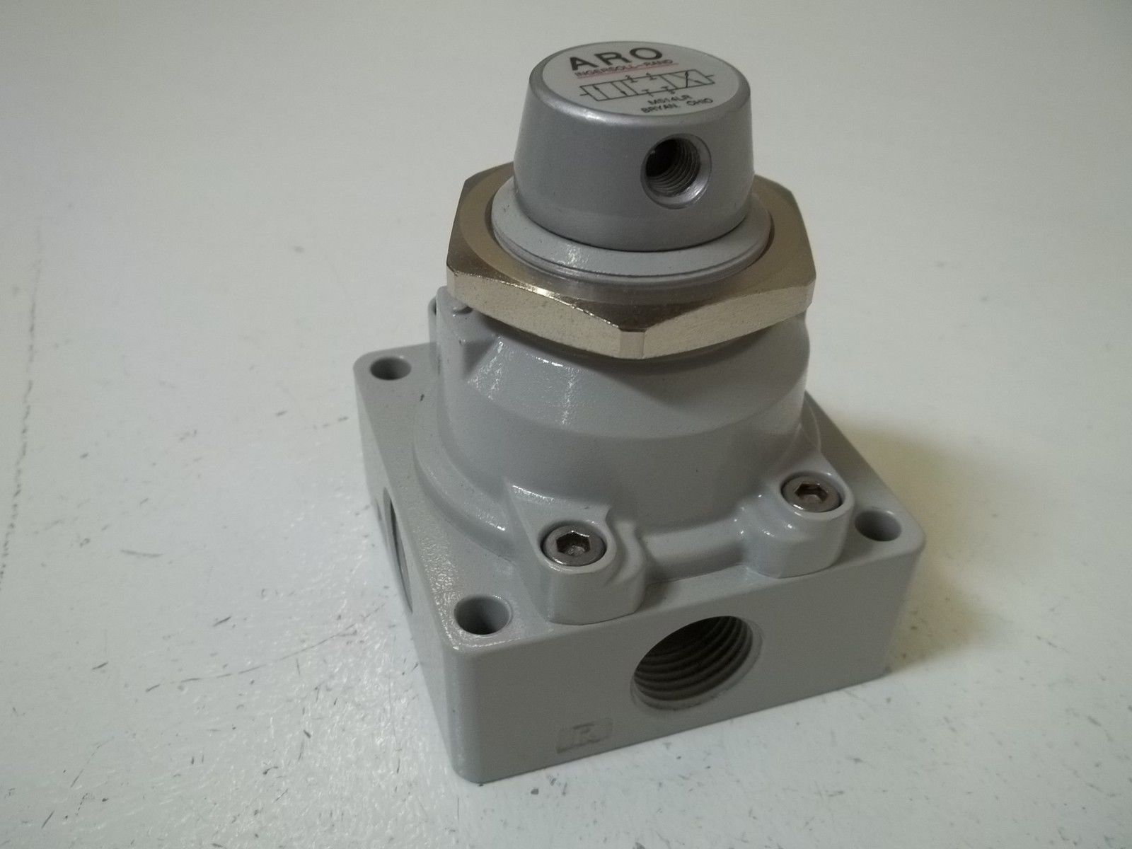 ARO M514LR-G PNEUMATIC AIR VALVE BLOCK *NEW IN BOX*