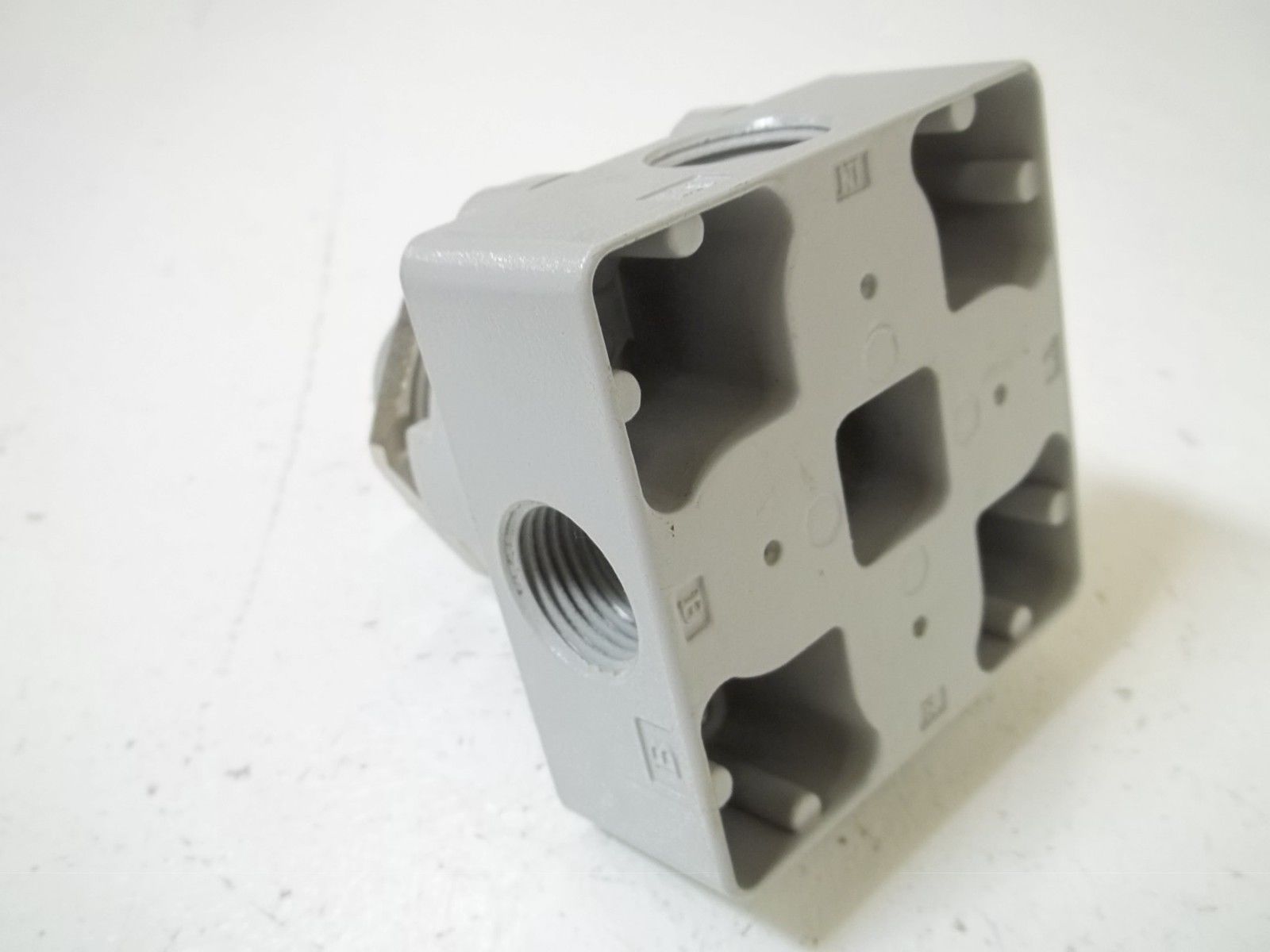 ARO M514LR-G PNEUMATIC AIR VALVE BLOCK *NEW IN BOX*