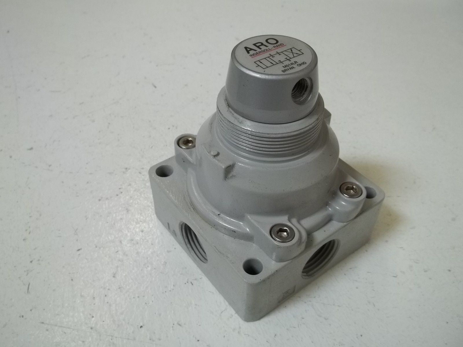 ARO M514LR PNEUMATIC AIR VALVE (AS PICTURED) *USED*