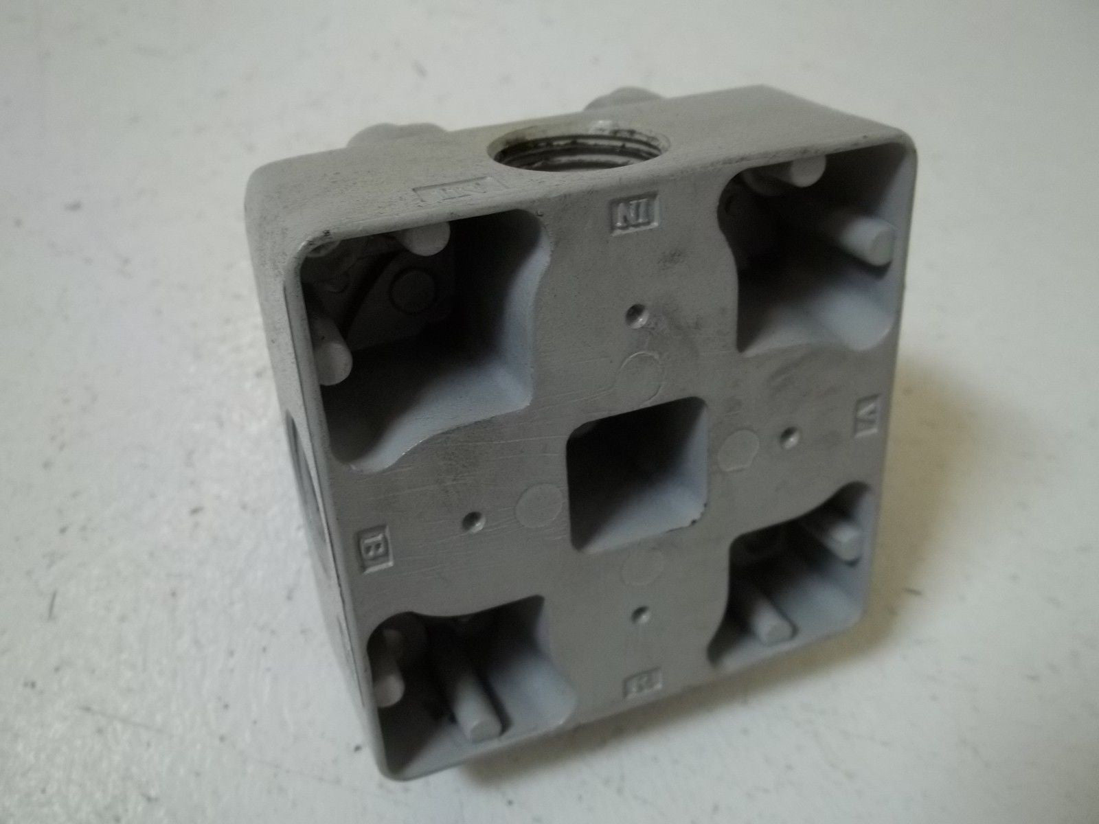 ARO M514LR PNEUMATIC AIR VALVE (AS PICTURED) *USED*