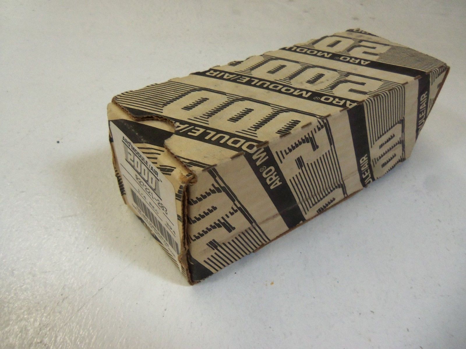 ARO REGULATOR  R27221-203 *NEW IN BOX*