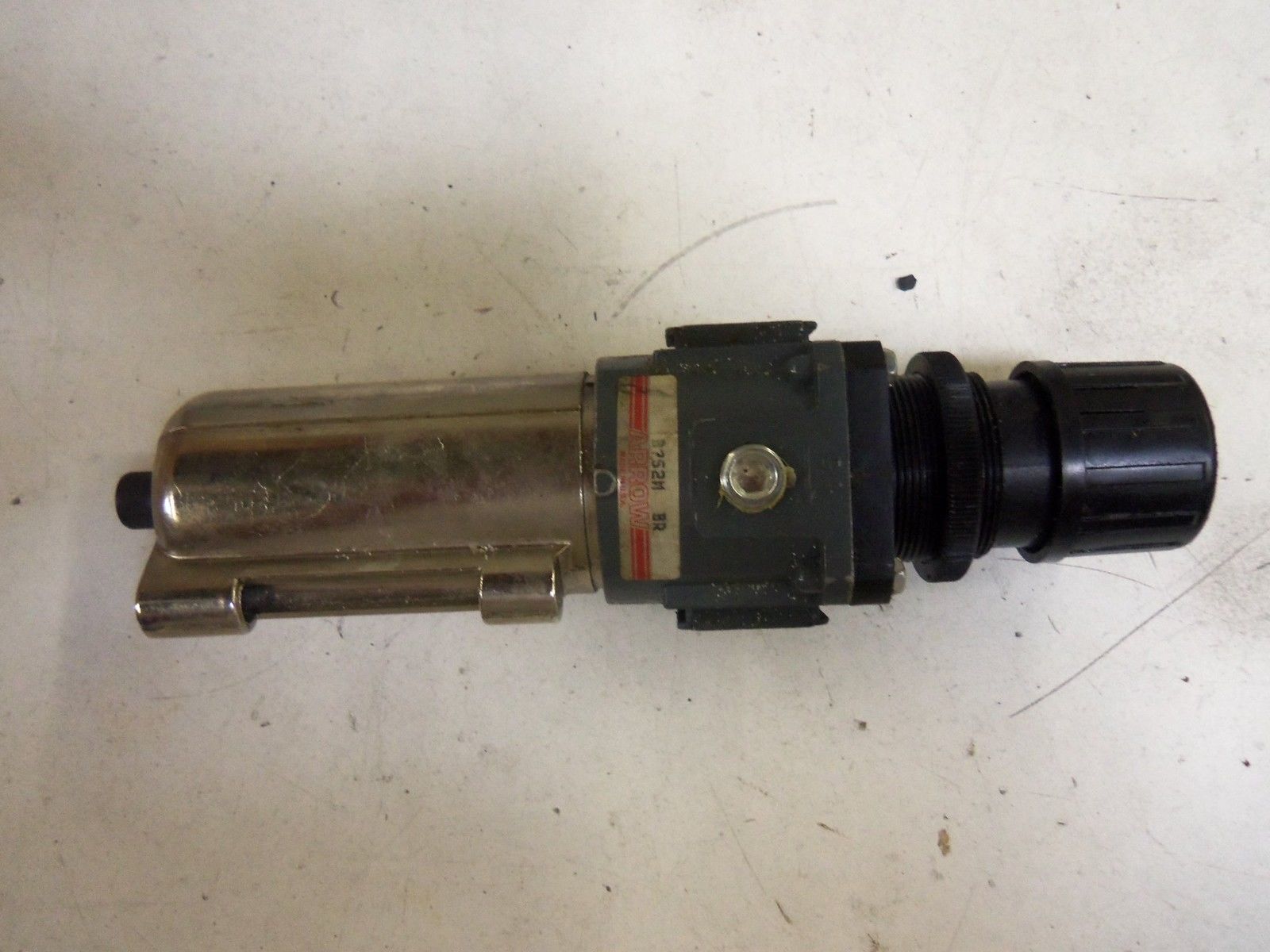 ARROW PNEUMATICS B752M FILTER/REGULATOR *USED*