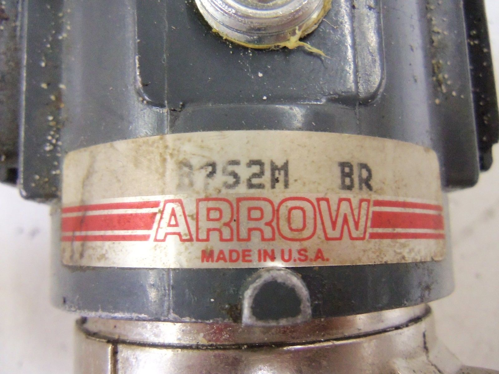 ARROW PNEUMATICS B752M FILTER/REGULATOR *USED*