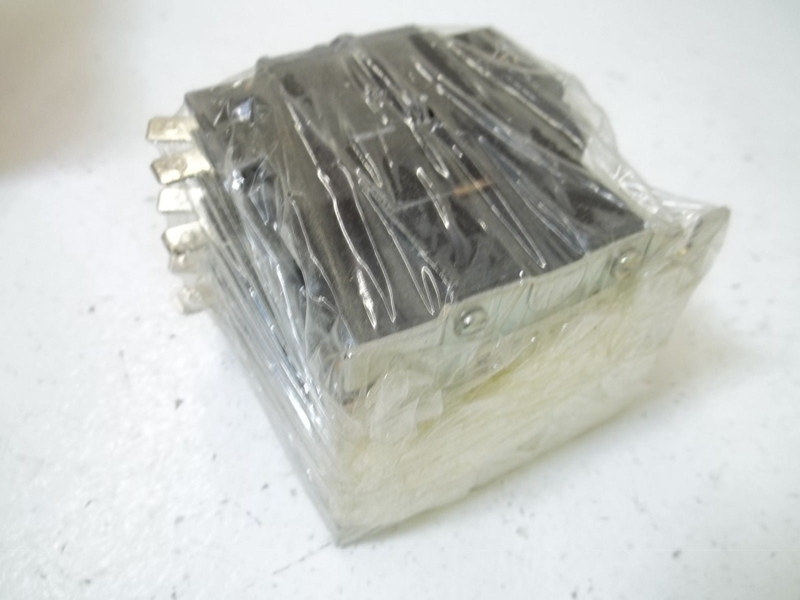 ARROW HART ACC230UM20 MAGNETIC CONTACTOR *NEW IN BOX*