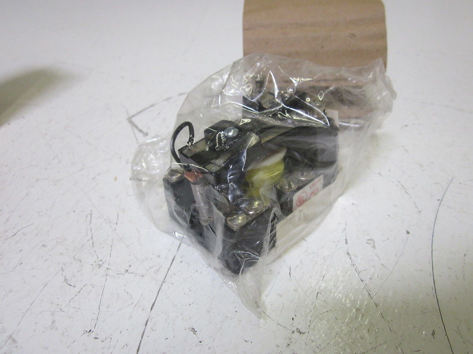 ARROW HART MR2TU20 MAGNETIC RELAY 110V COIL *NEW IN BOX*