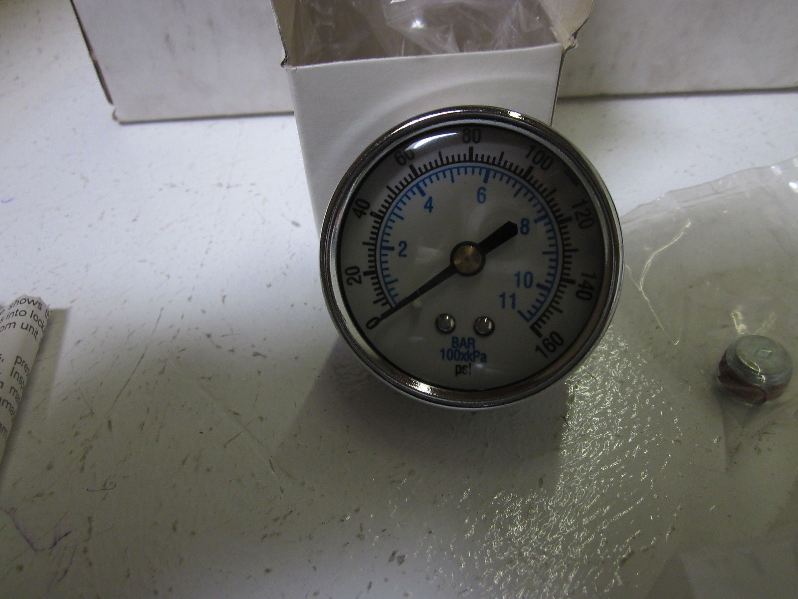 ARROW PNEUMATICS 9008 PRESSURE REGULATOR W/ GAUGE R352 *NEW IN BOX*