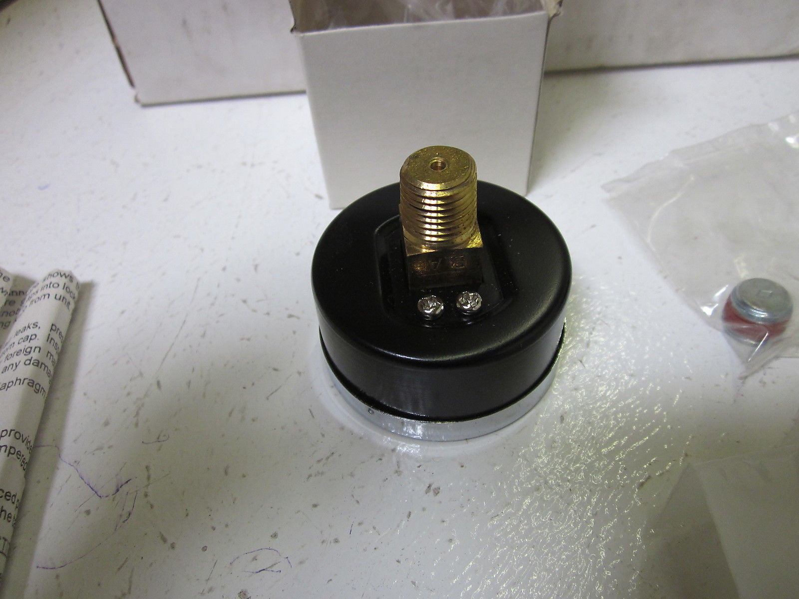 ARROW PNEUMATICS 9008 PRESSURE REGULATOR W/ GAUGE R352 *NEW IN BOX*
