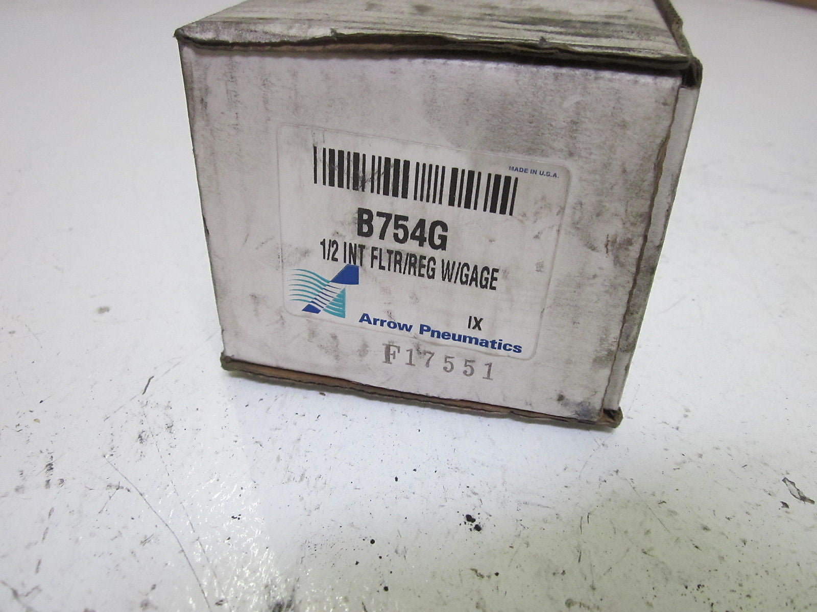 ARROW PNEUMATICS B754G FILTER/REGULATOR 1/2" *USED*