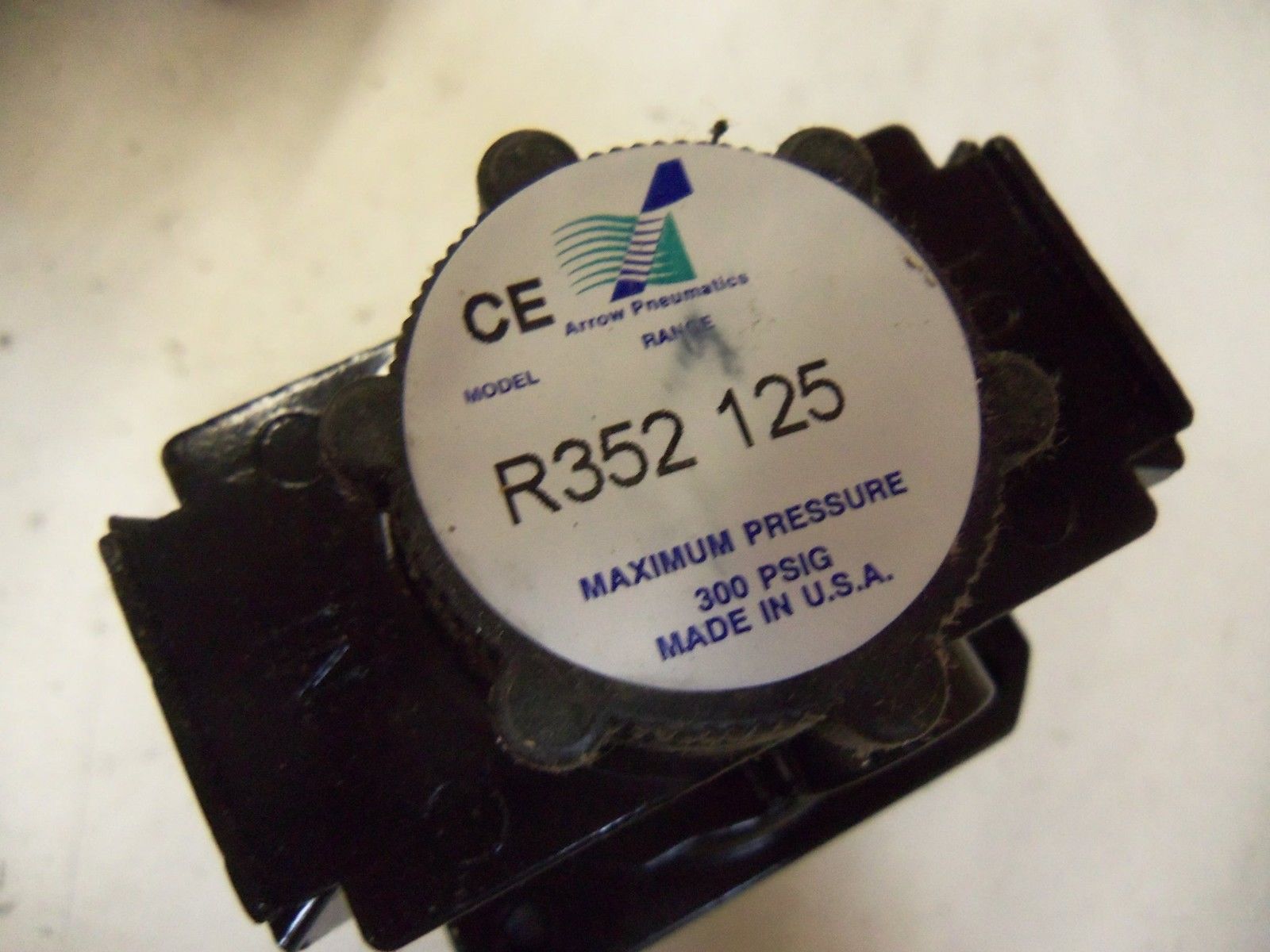 ARROW PNEUMATICS R352G *NEW IN BOX*