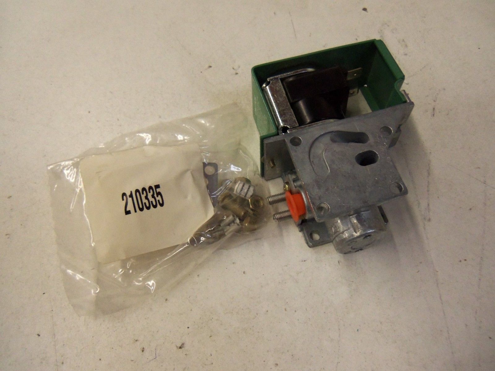 ASCO 204-558-1 *NEW NO BOX*