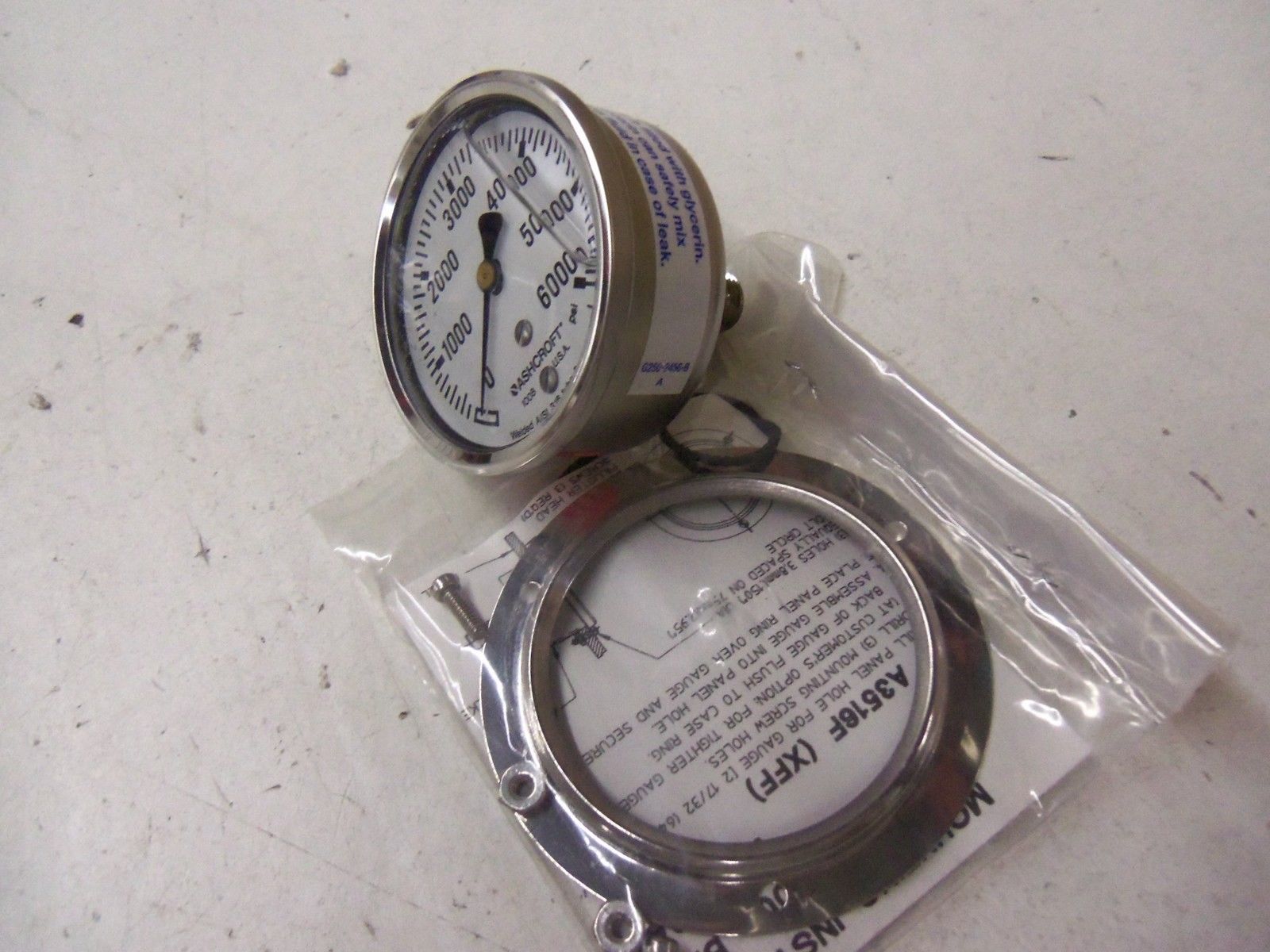 ASHCROFT 631008SL02B-6000# PRESSURE GAUGE 0-6000 PSI *NEW IN BOX*