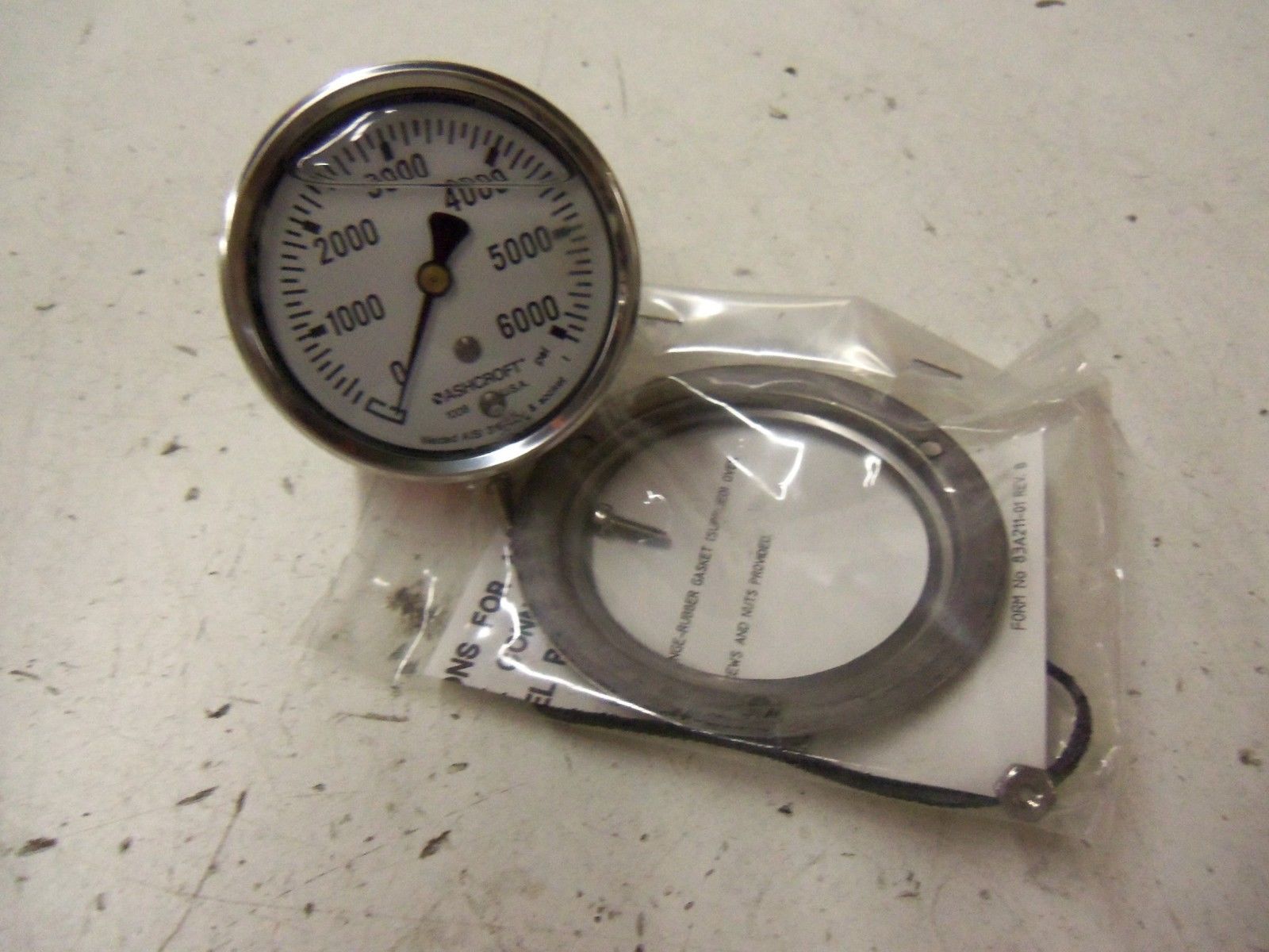 ASHCROFT 3TA43332-006 PRESSURE GAUGE 0-6000 PSI *NEW NO BOX*