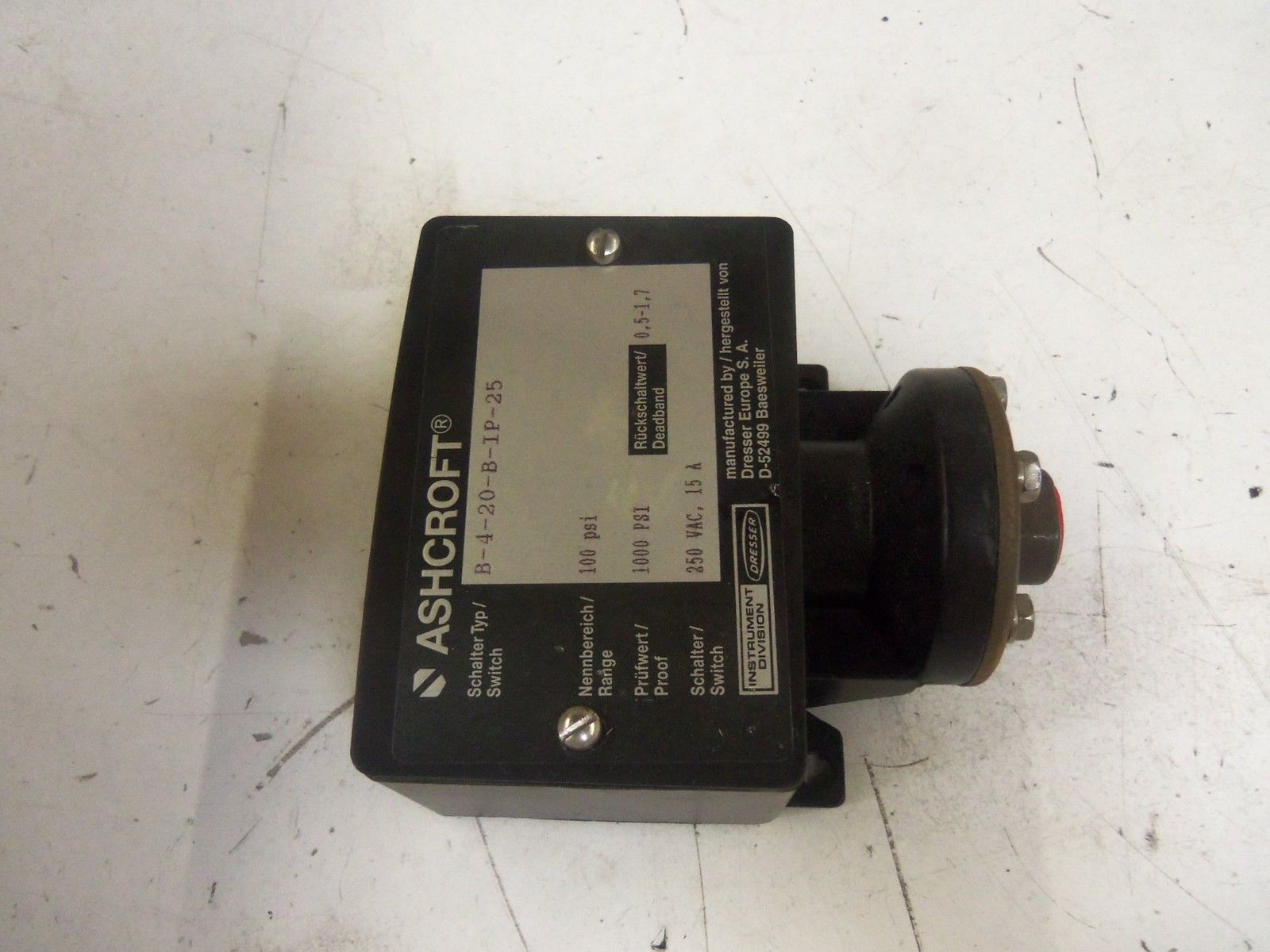 ASHCROFT B-4-20-B-IP-25 PRESSURE SWITCH 100 PSI *NEW NO BOX*
