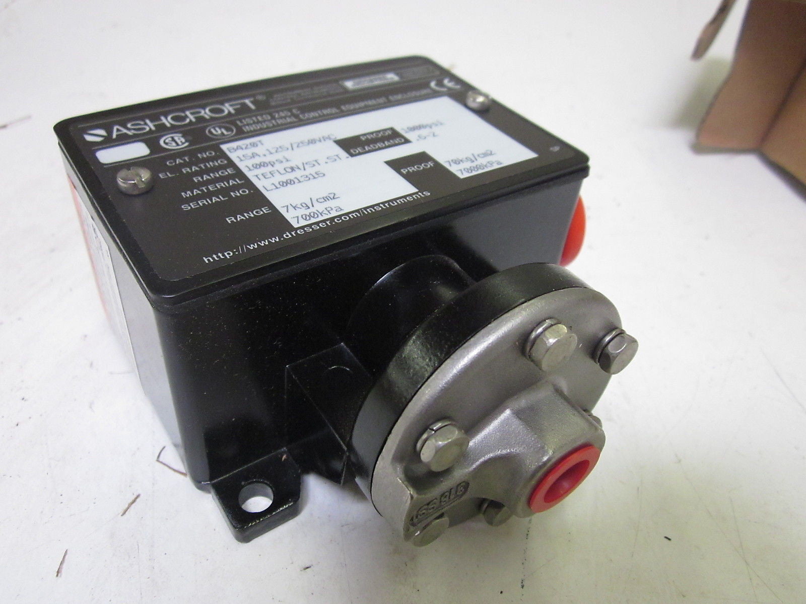 ASHCROFT B420T 100PSI  *NEW IN BOX*