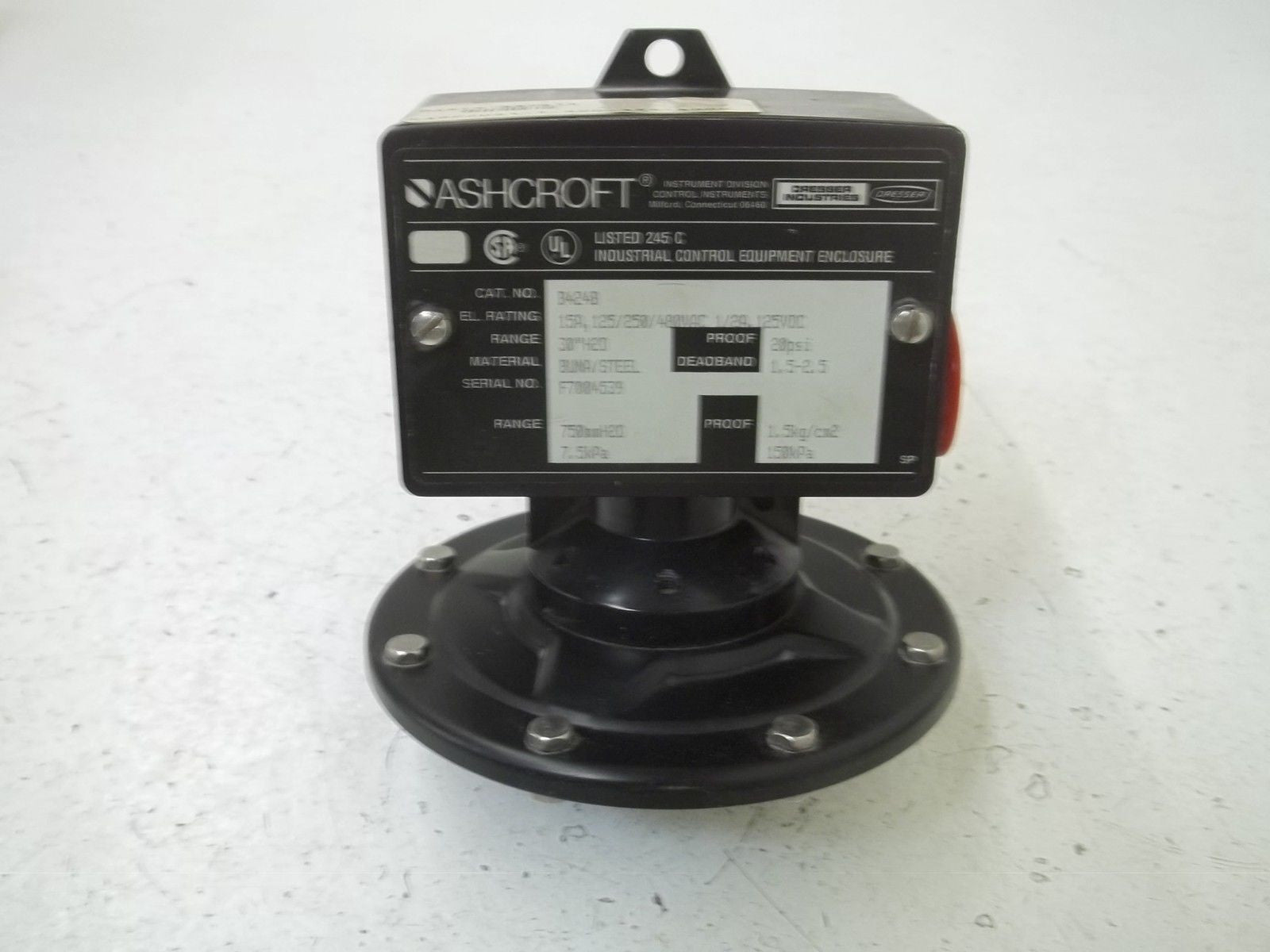 ASHCROFT B424B 30" WC *NEW NO BOX*
