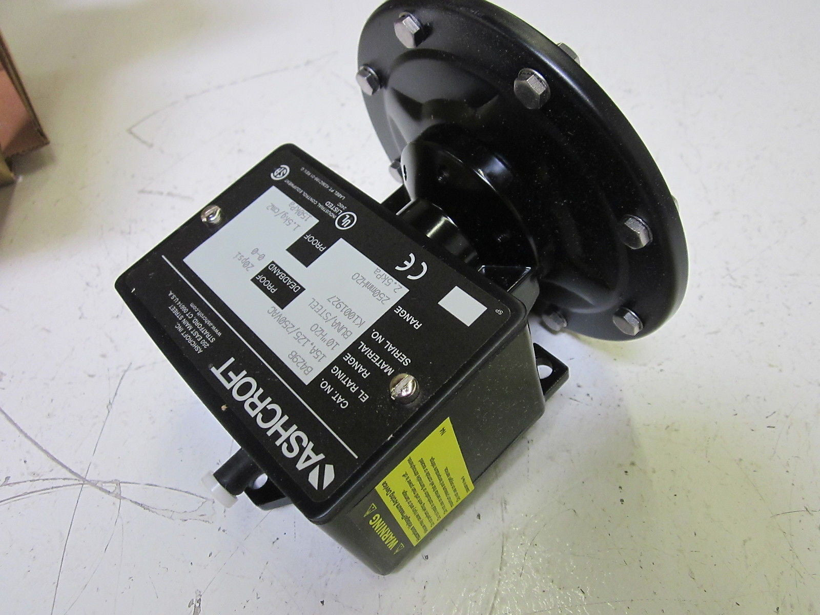 ASHCROFT B429B 10" H20 PRESSURE SWITCH 125/250VAC *NEW IN BOX*