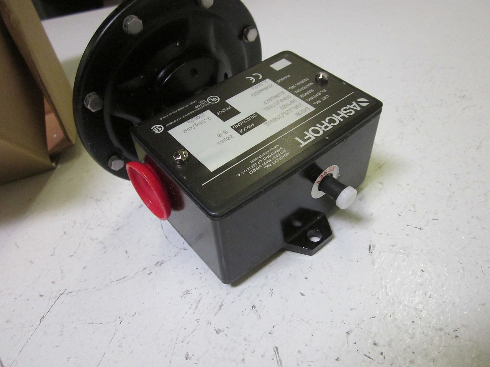 ASHCROFT B429B 10" H20 PRESSURE SWITCH 125/250VAC *NEW IN BOX*