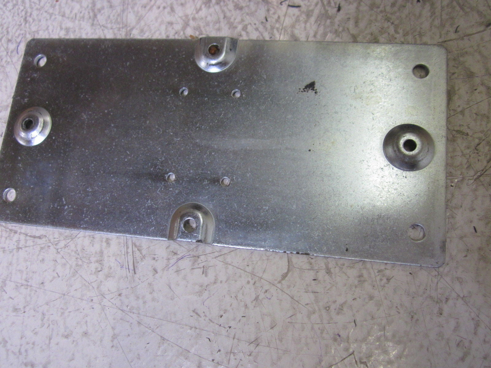 ATC SURFACE MOUNTING BRACKET ASSEMBLY 353 260 27 00 *NEW IN BOX*