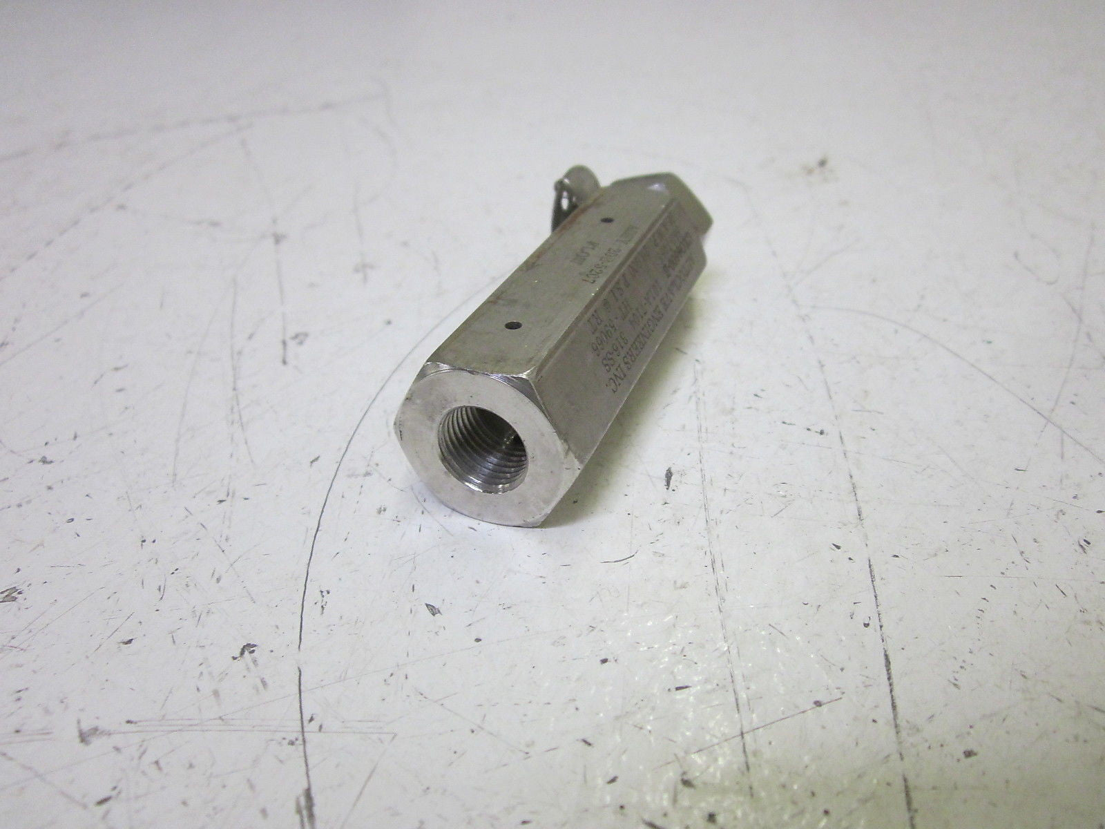 AUTOCLAVE ENGINEERS INC.  CX06600-B 101A-7104 316-SS VALVE 20,000PSI *USED*