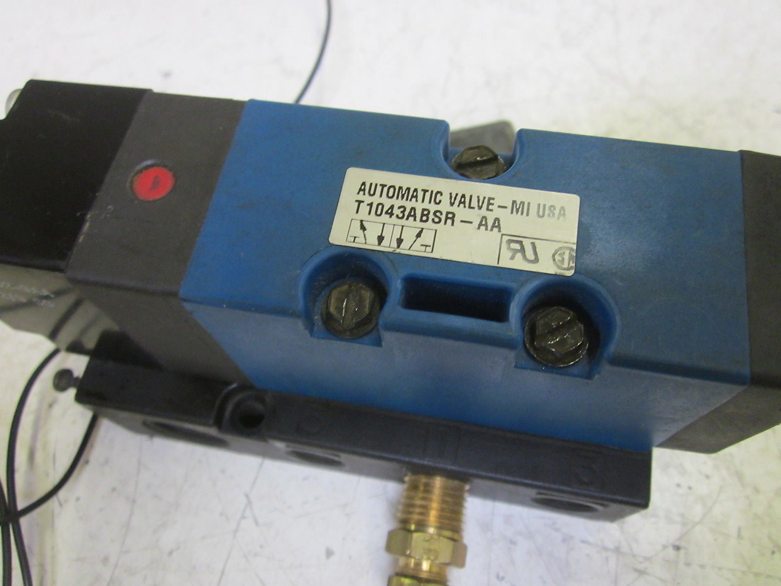 AUTOMATIC VALVE T1043ABSR-AA W/BASE  *USED*