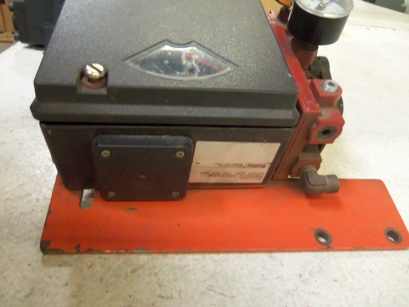 BAILEY AV111100 PNEUMATIC POSITIONER *USED*