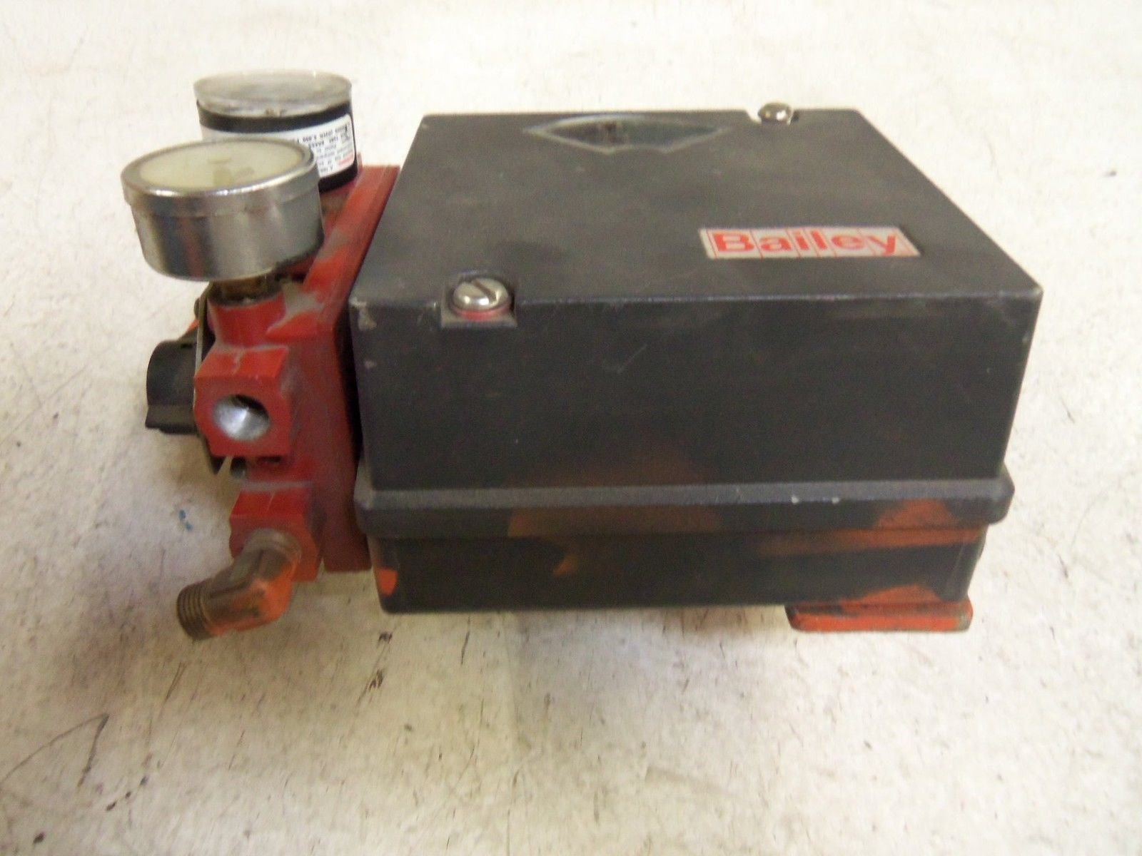 BAILEY AV111100 PNEUMATIC POSITIONER *USED*