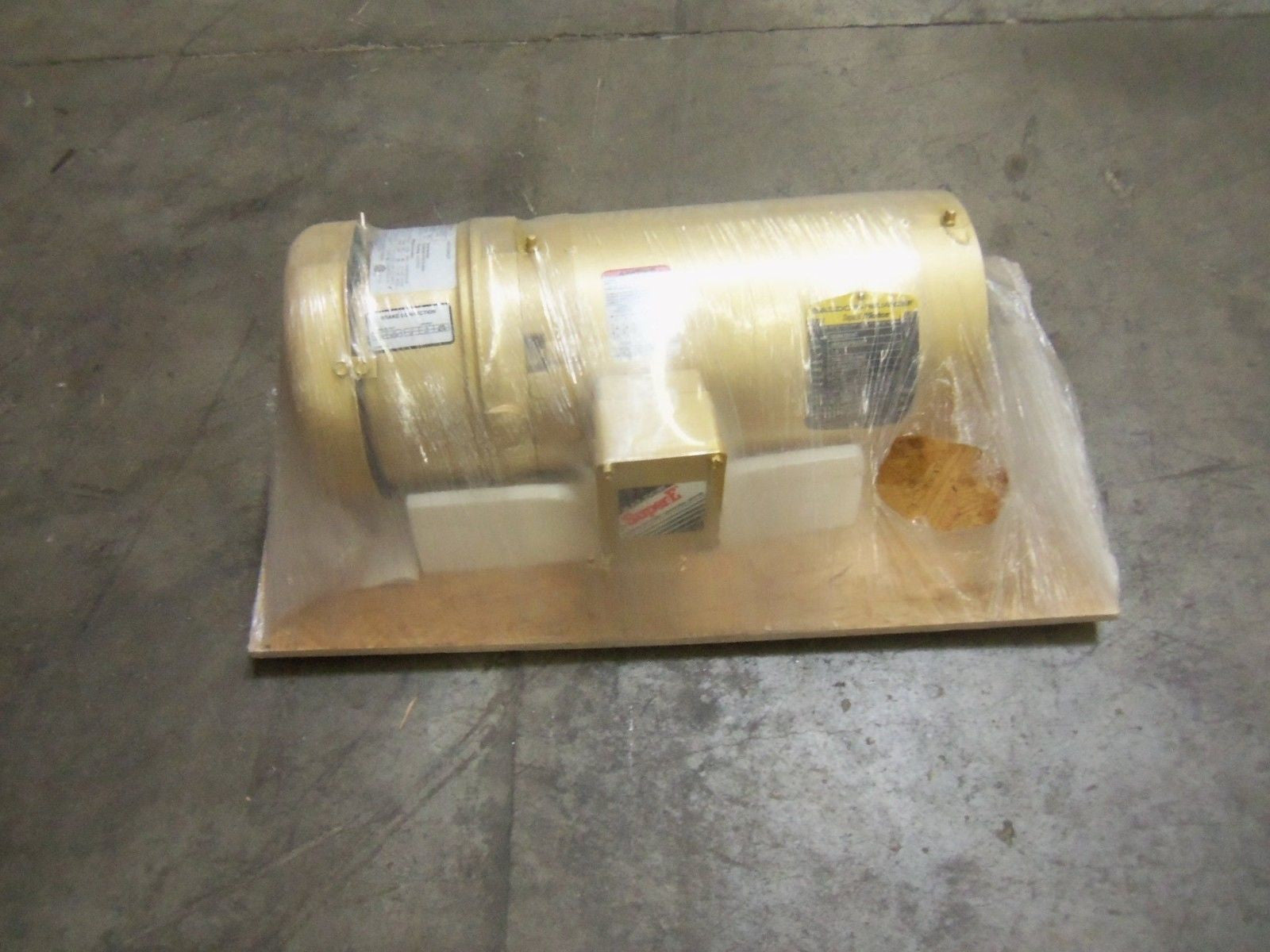 BALDOR VEBM3554T MOTOR *NEW IN BOX*